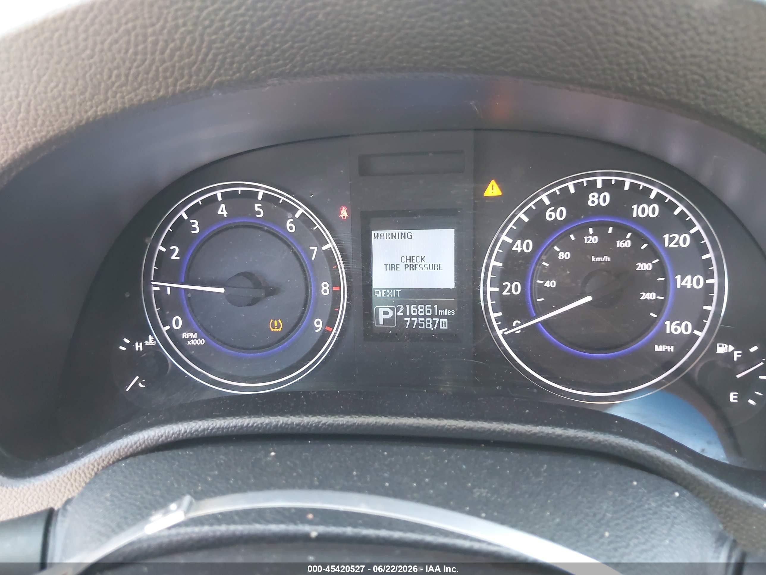 2015 Infiniti Q60   Silver vin: JN1CV6FE7FM810167