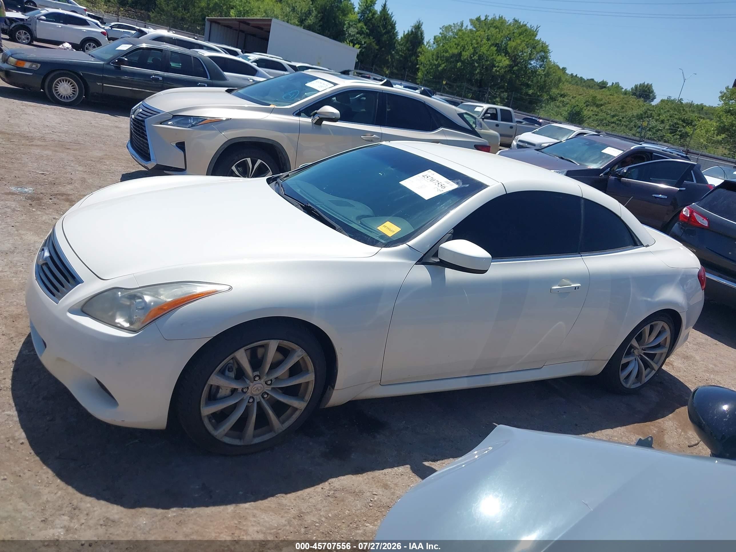 2010 Infiniti G37   White vin: JN1CV6FE8AM350297