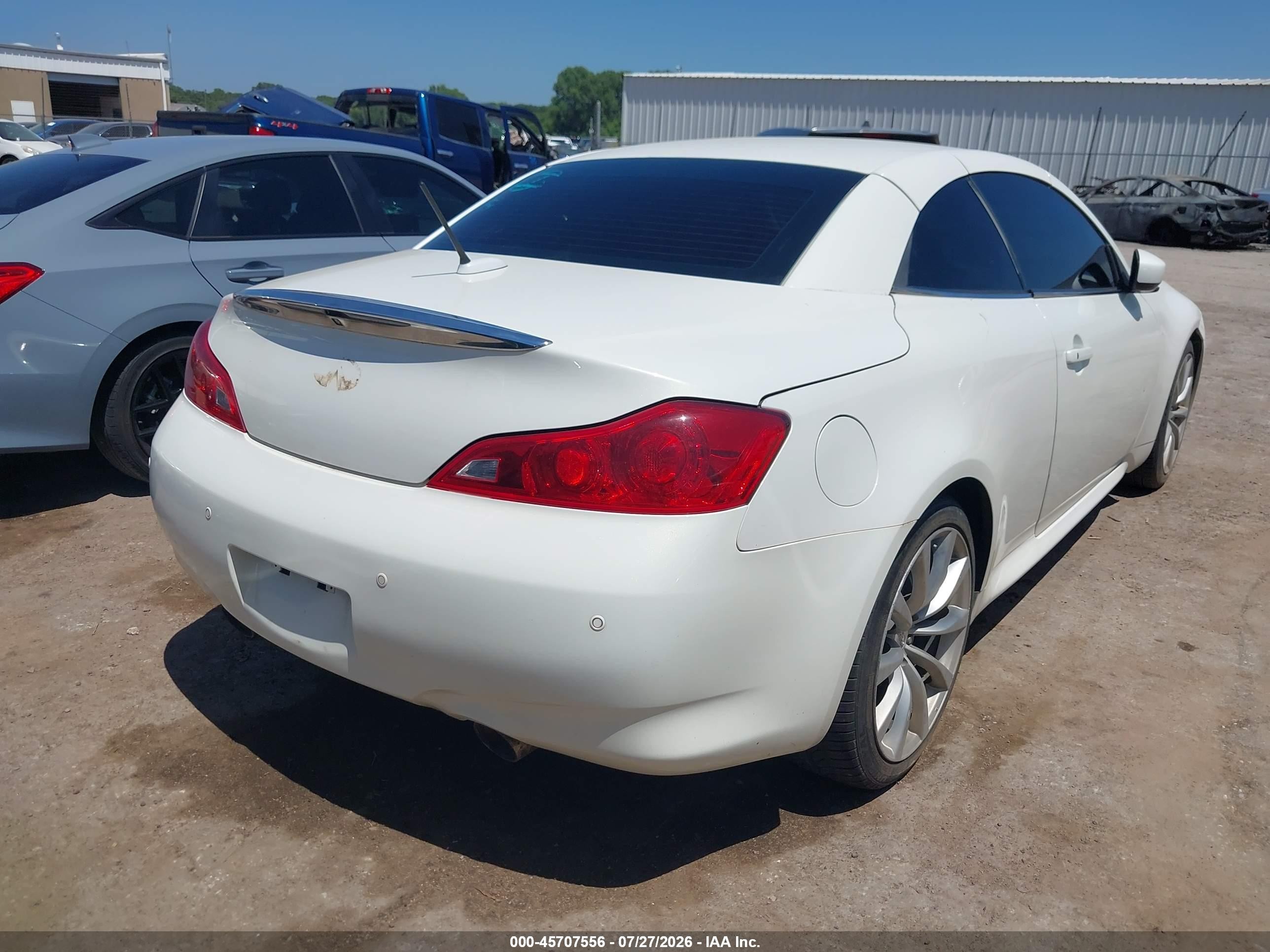 2010 Infiniti G37   White vin: JN1CV6FE8AM350297