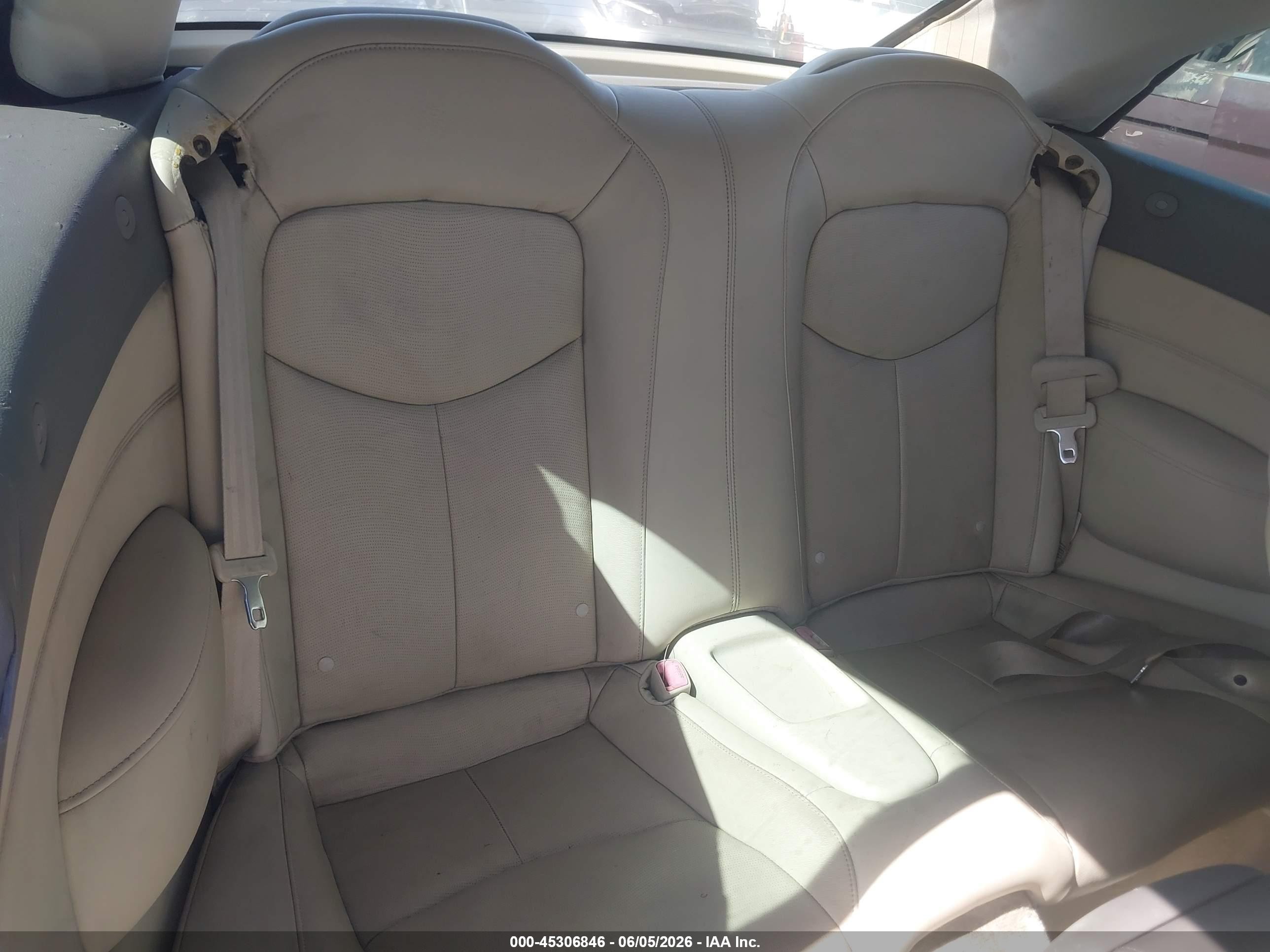 2011 Infiniti G37   White vin: JN1CV6FE9BM953048
