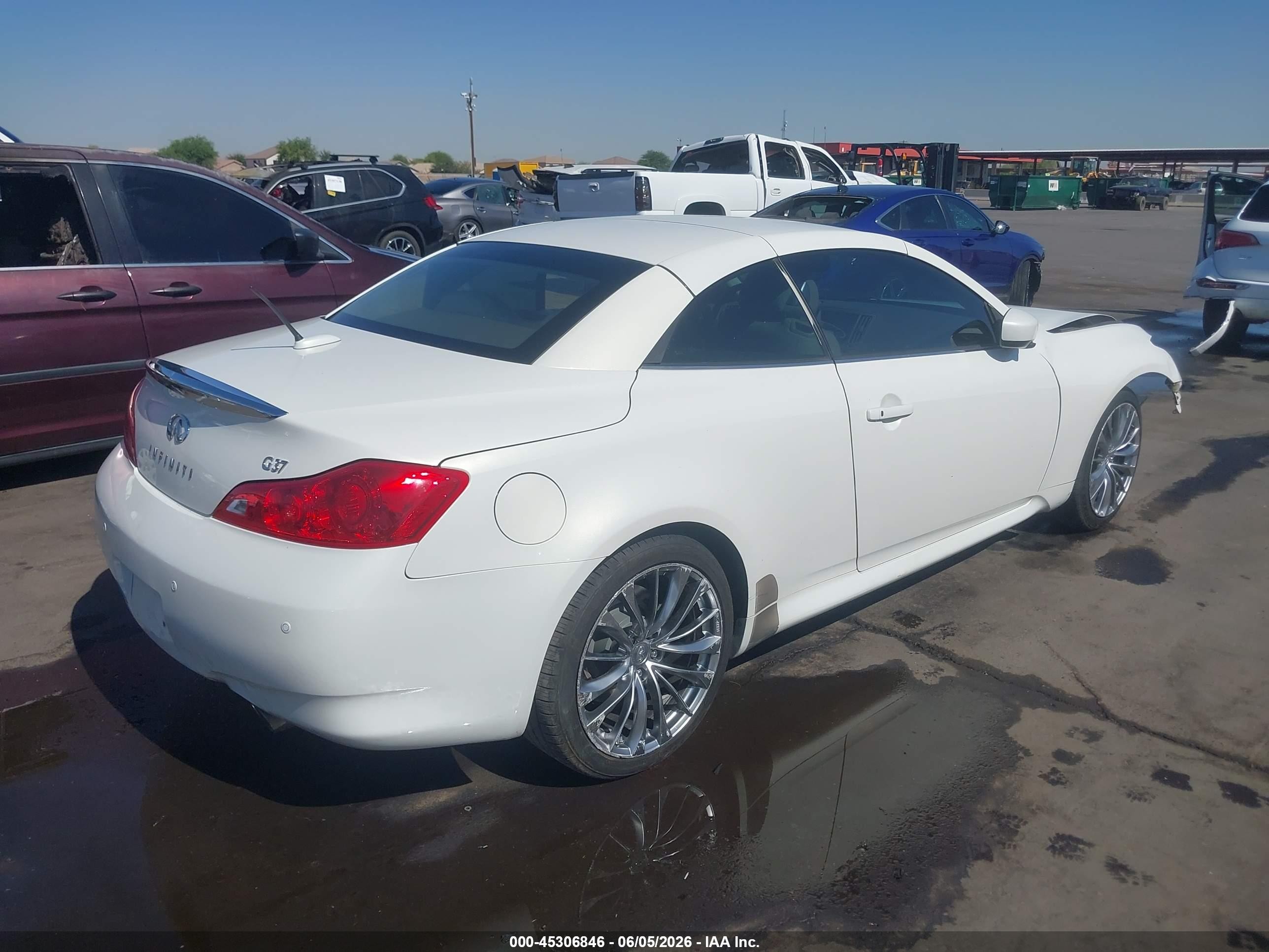 2011 Infiniti G37   White vin: JN1CV6FE9BM953048