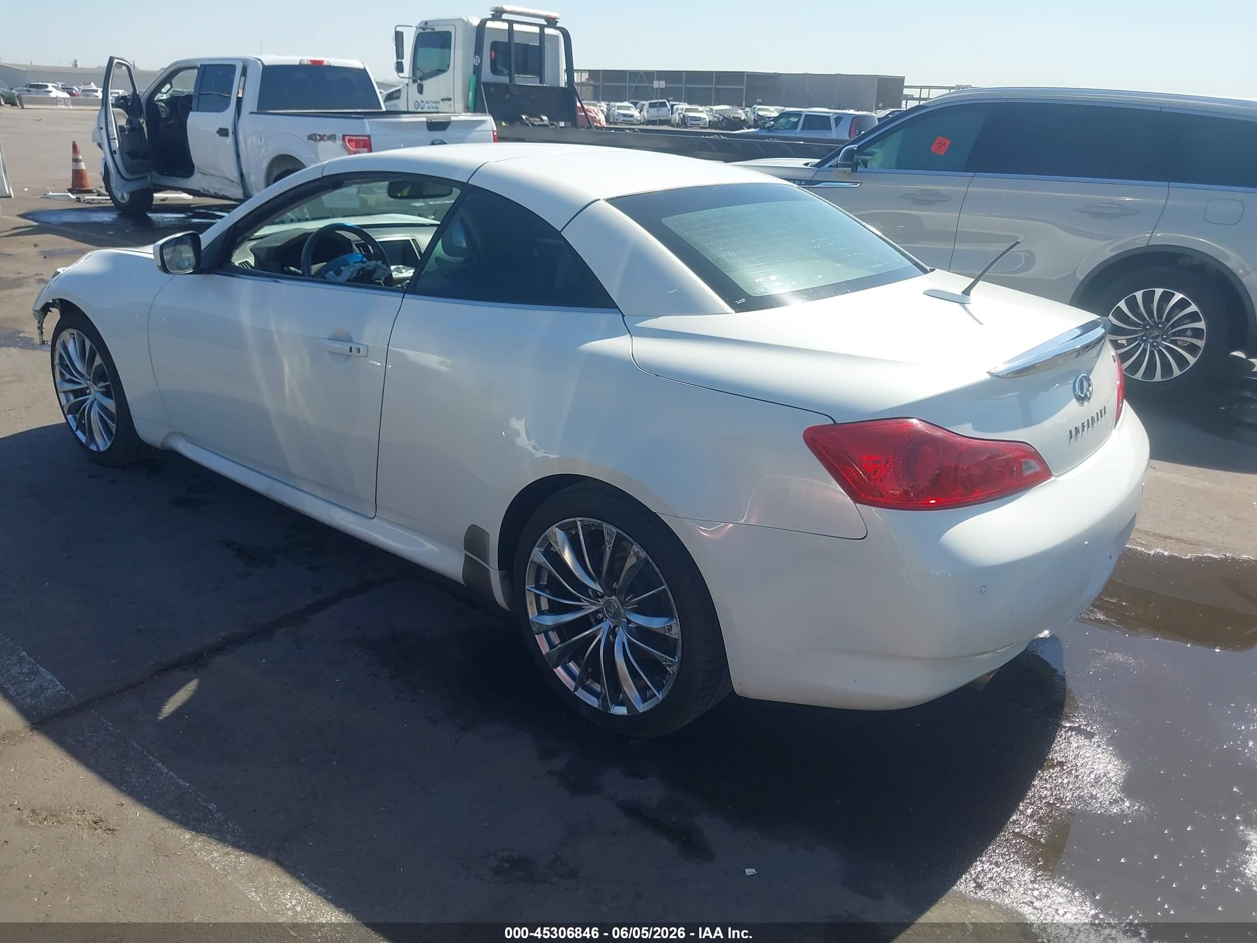 2011 Infiniti G37   White vin: JN1CV6FE9BM953048