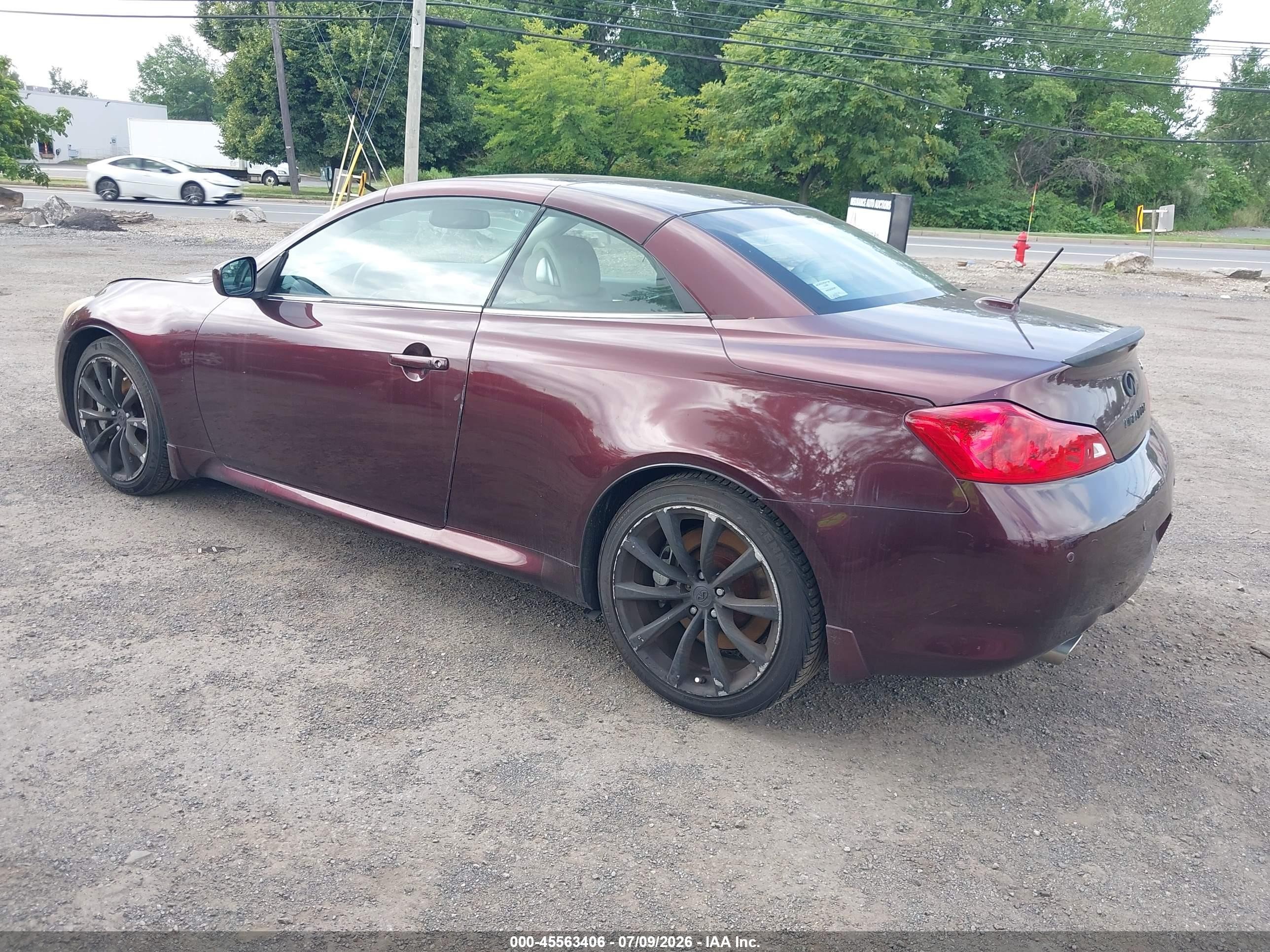 2010 Infiniti G37   Purple vin: JN1CV6FEXAM352942