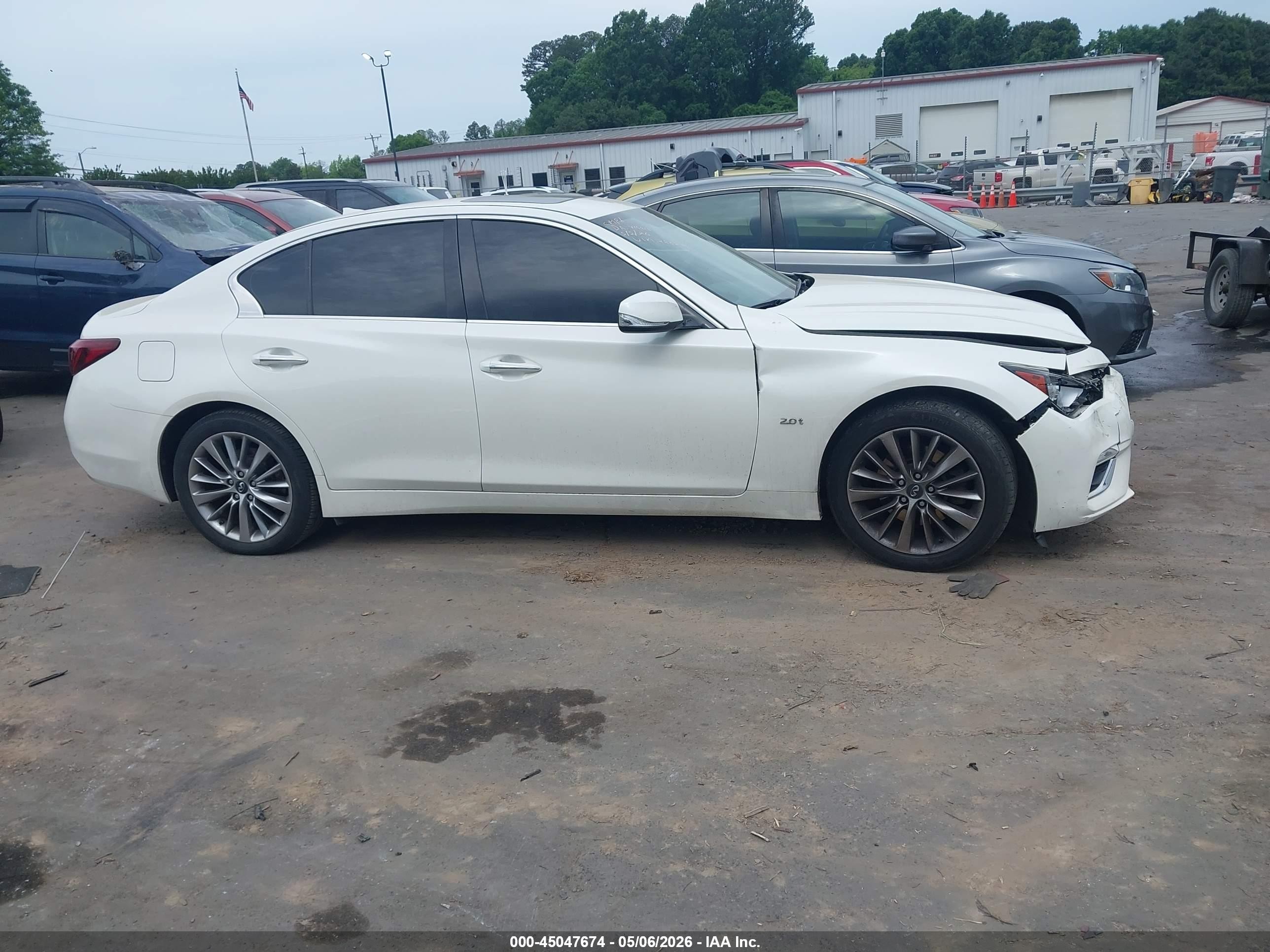 2018 Infiniti Q50 2.0t Luxe White vin: JN1CV7AR8JM280249
