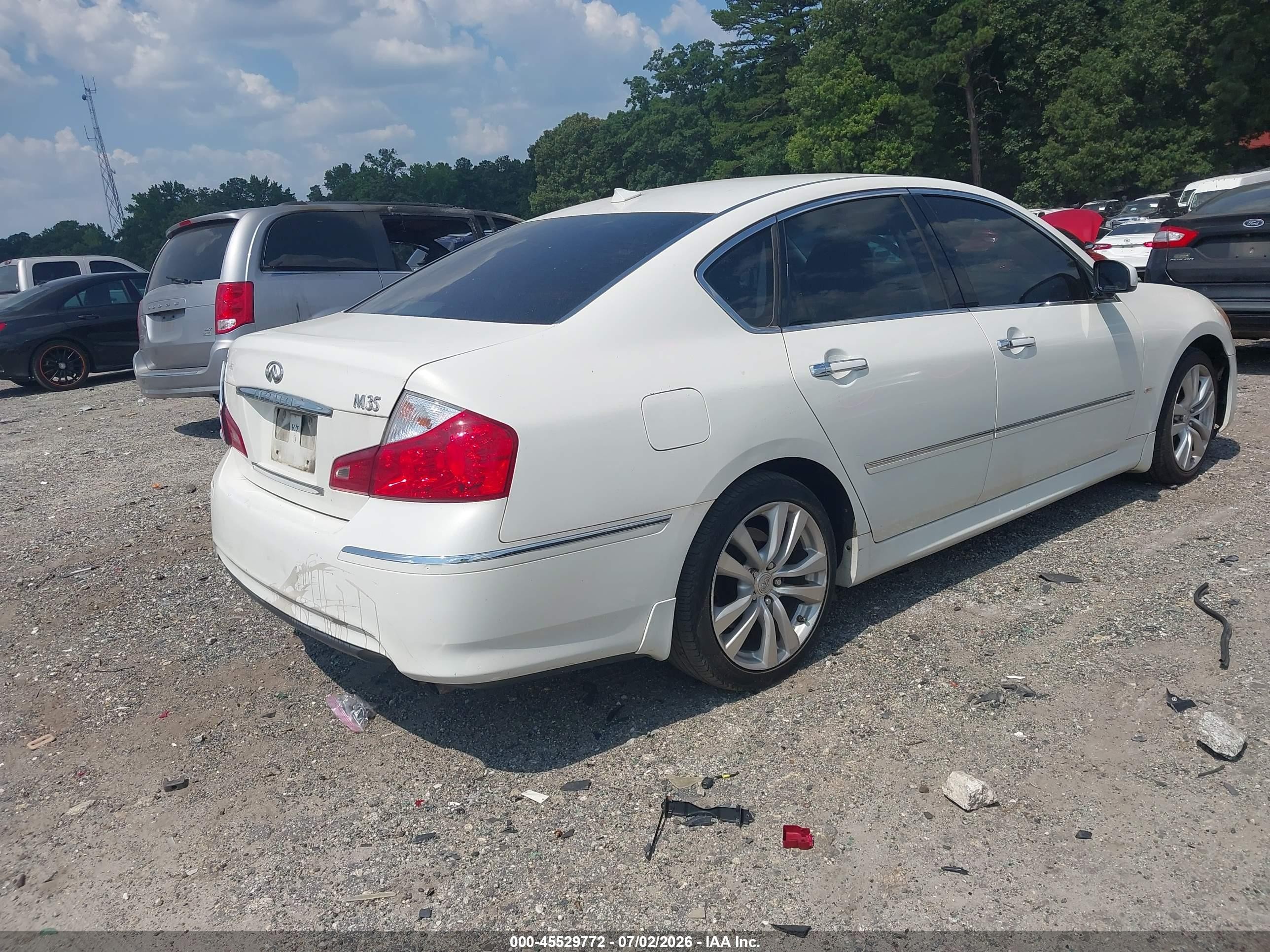 2010 Infiniti M35   White vin: JN1CY0AP9AM911751