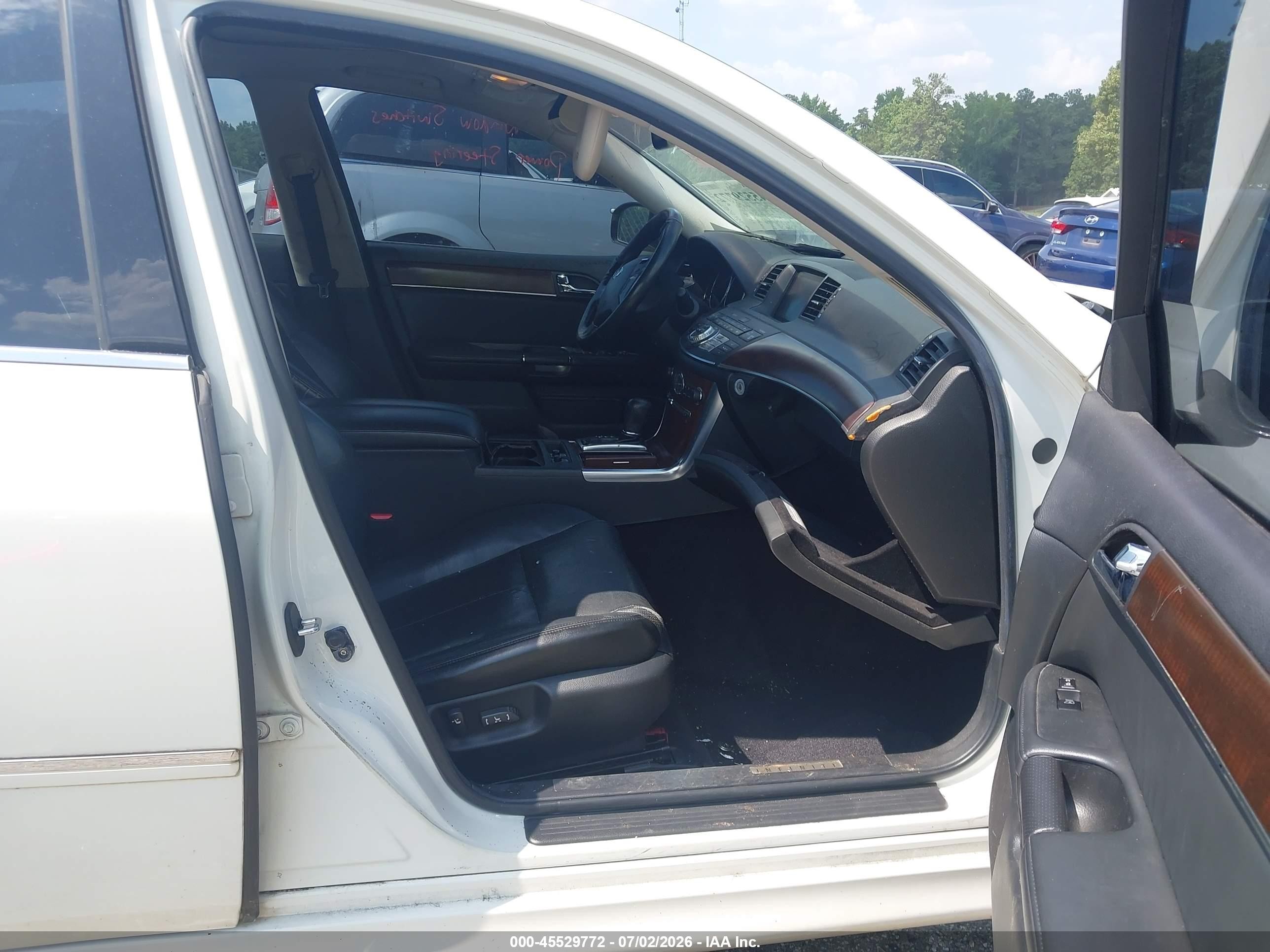 2010 Infiniti M35   White vin: JN1CY0AP9AM911751