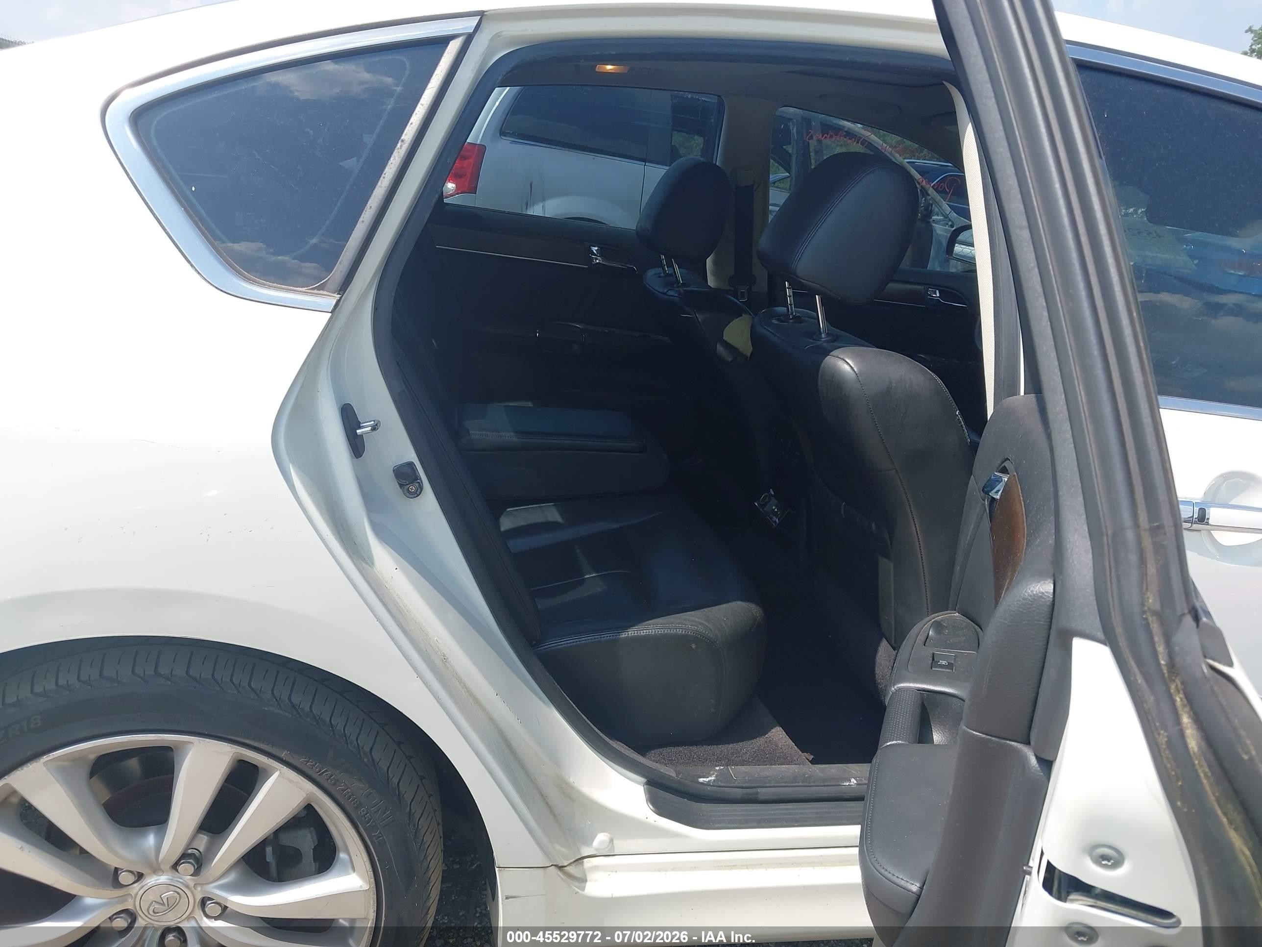 2010 Infiniti M35   White vin: JN1CY0AP9AM911751
