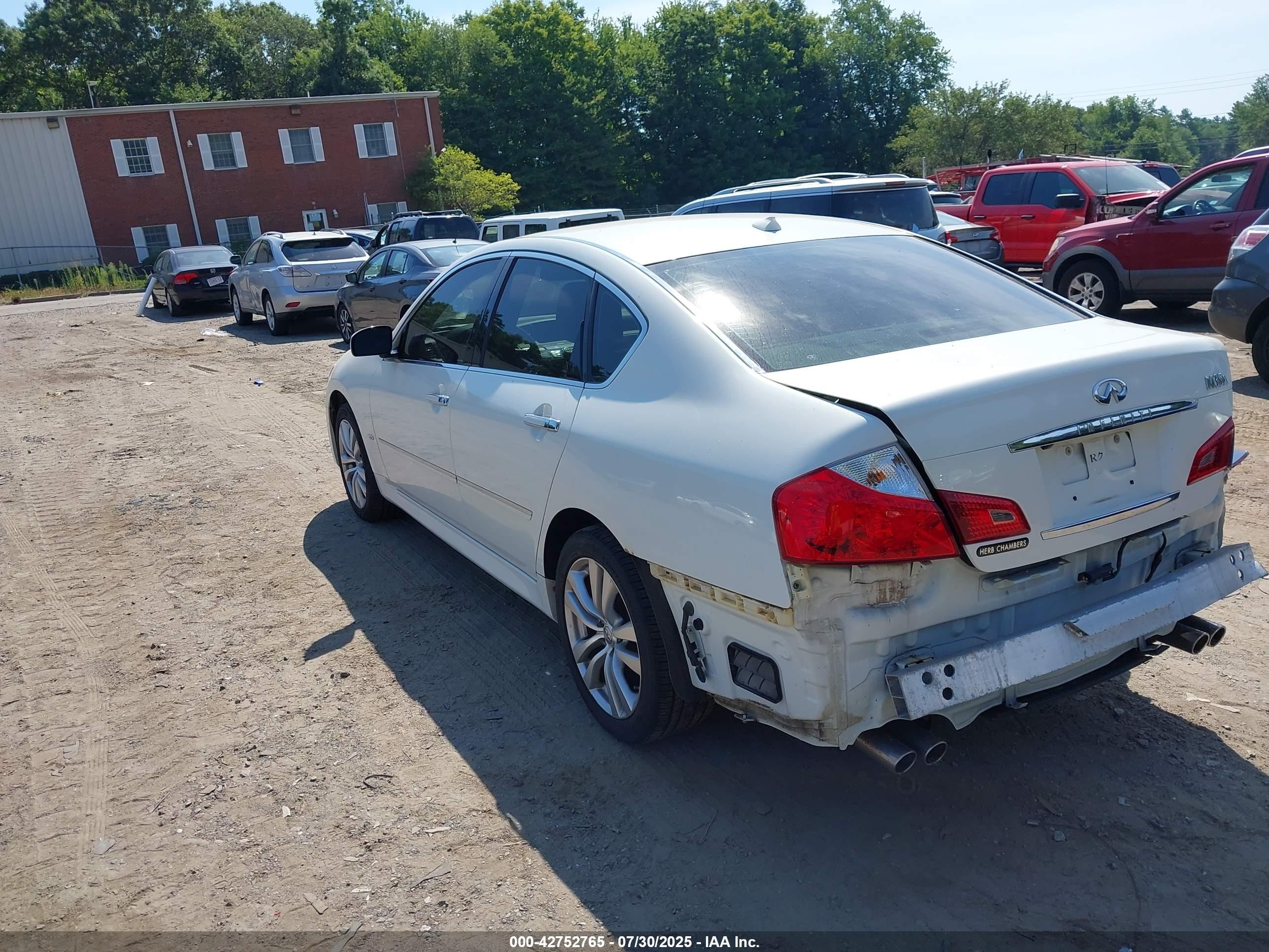 2010 Infiniti M35x   White vin: JN1CY0AR0AM962010