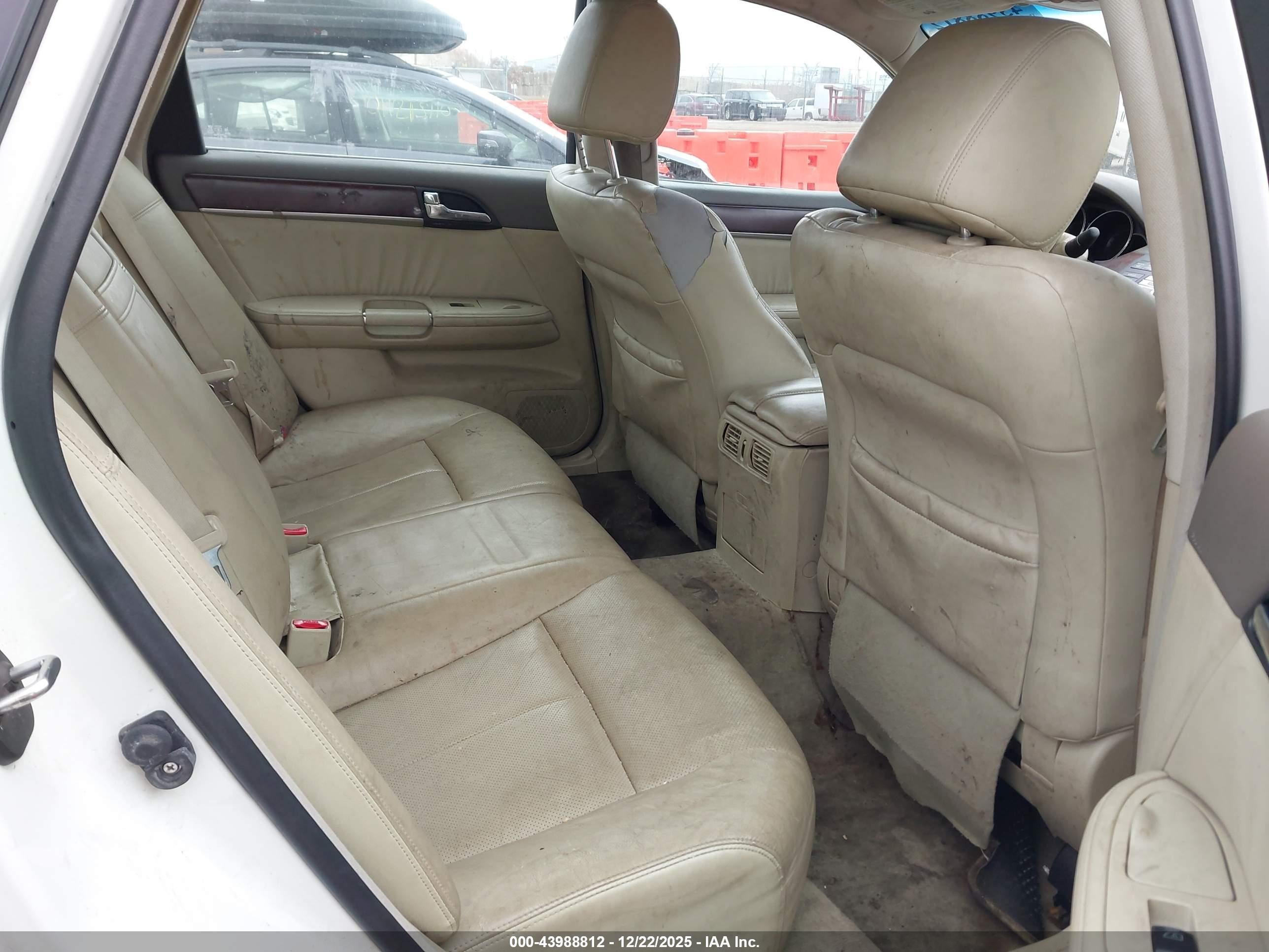 2010 Infiniti M35x   White vin: JN1CY0AR1AM960282