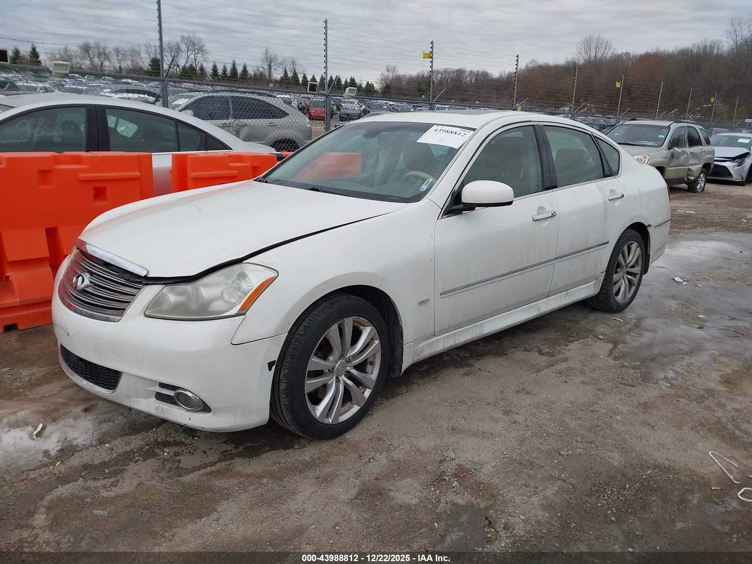 2010 Infiniti M35x   White vin: JN1CY0AR1AM960282