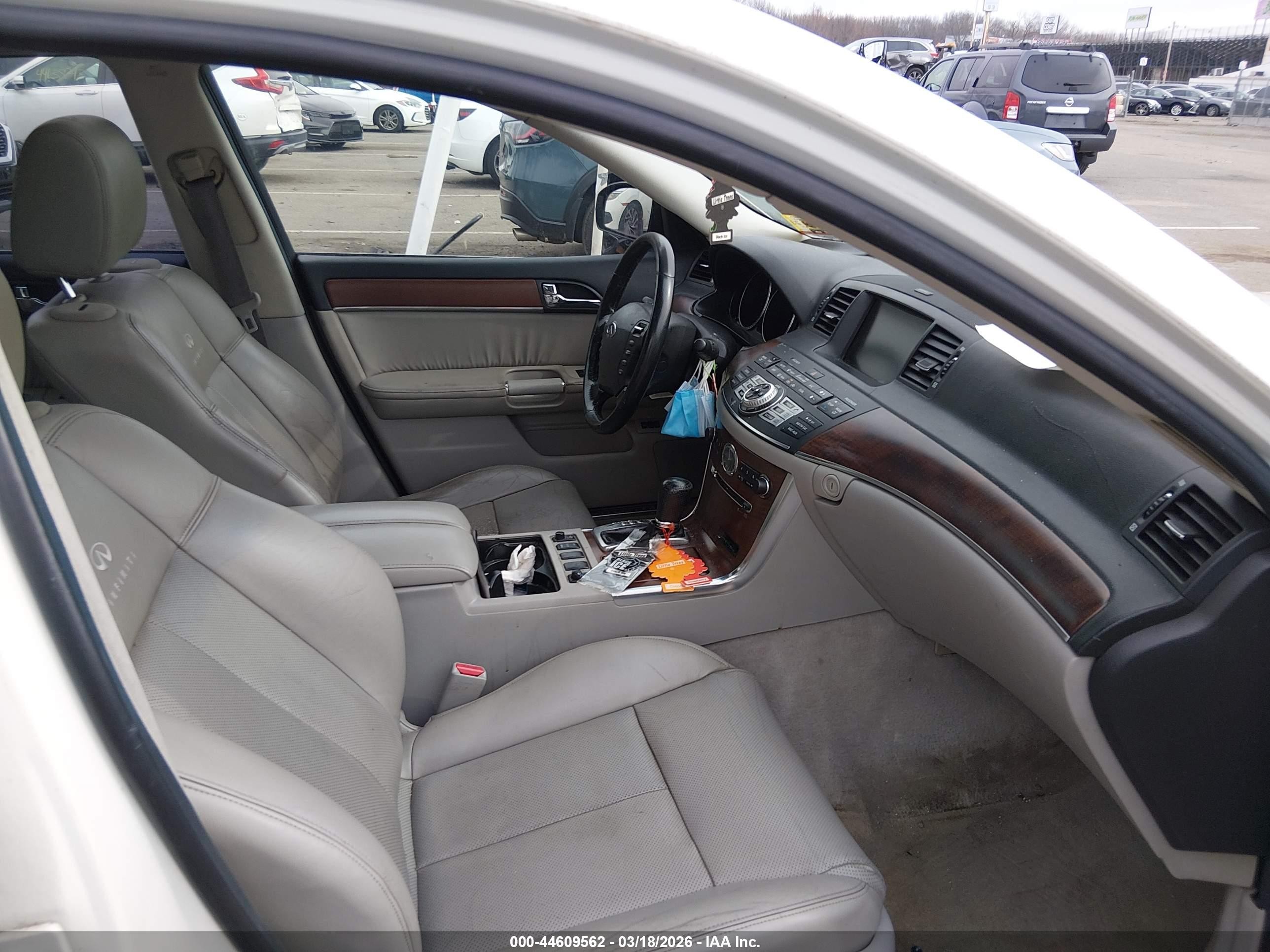 2010 Infiniti M35x   White vin: JN1CY0AR2AM961828