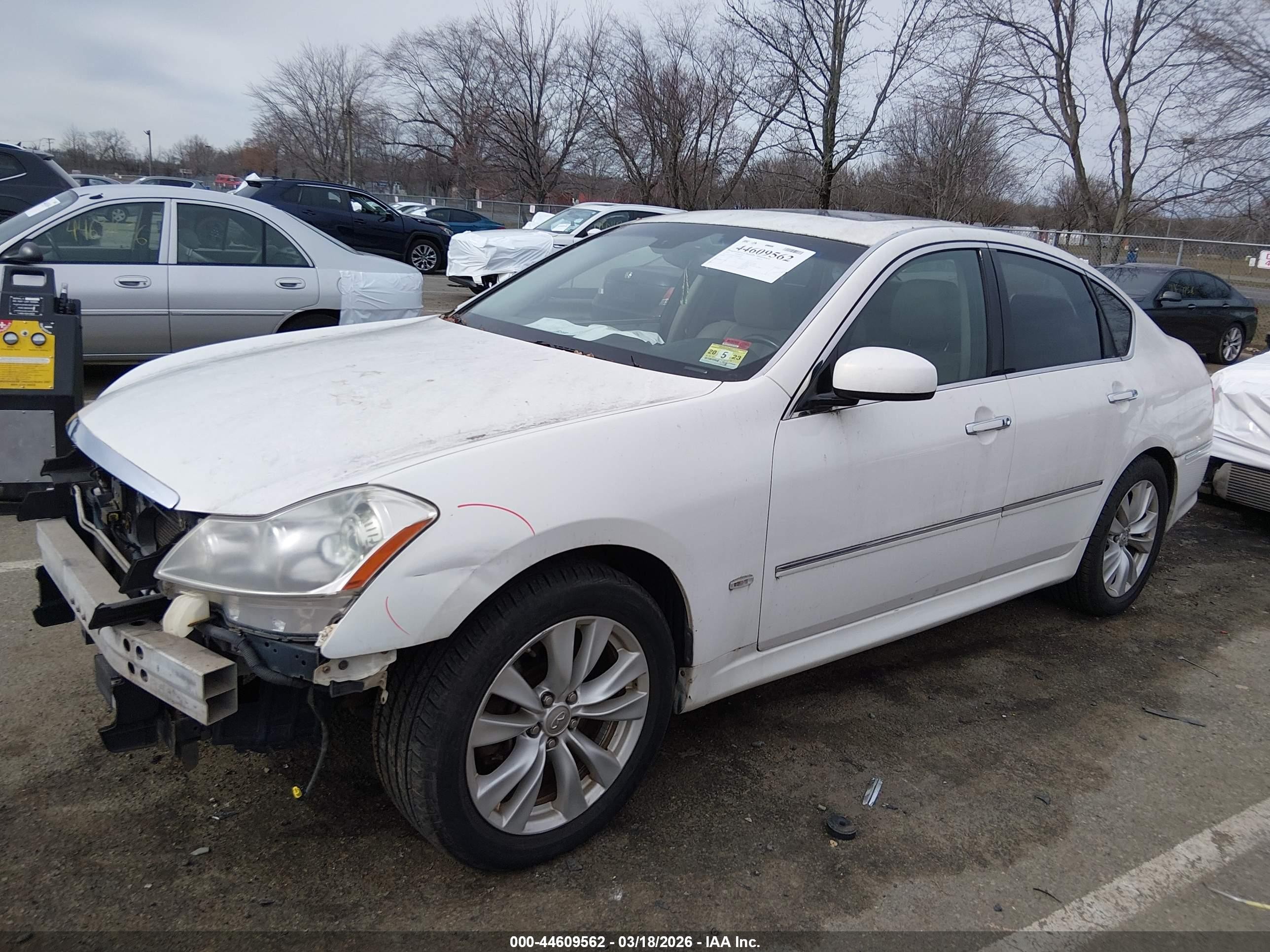 2010 Infiniti M35x   White vin: JN1CY0AR2AM961828