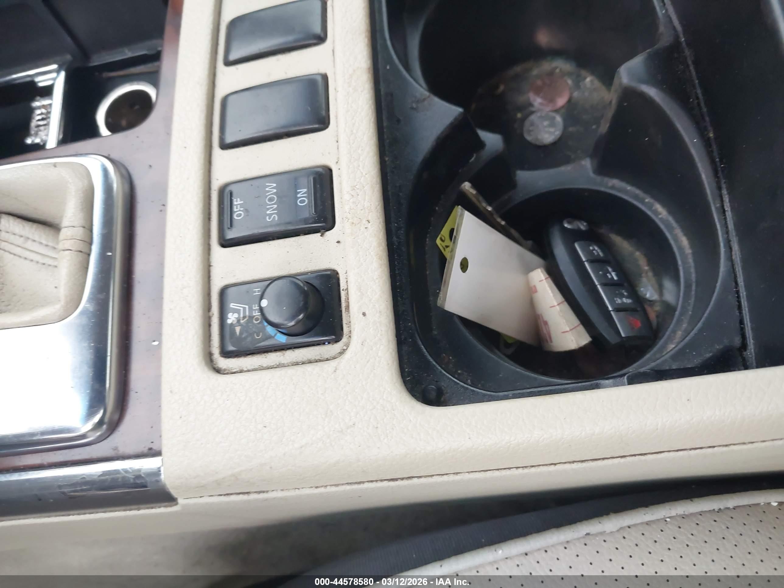2010 Infiniti M35x   White vin: JN1CY0AR3AM960350