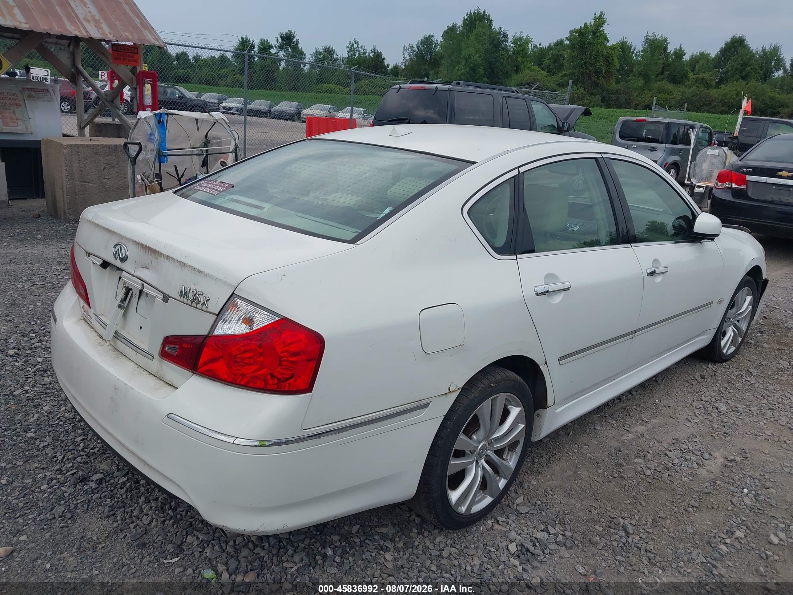 2010 Infiniti M35x   White vin: JN1CY0AR4AM960499