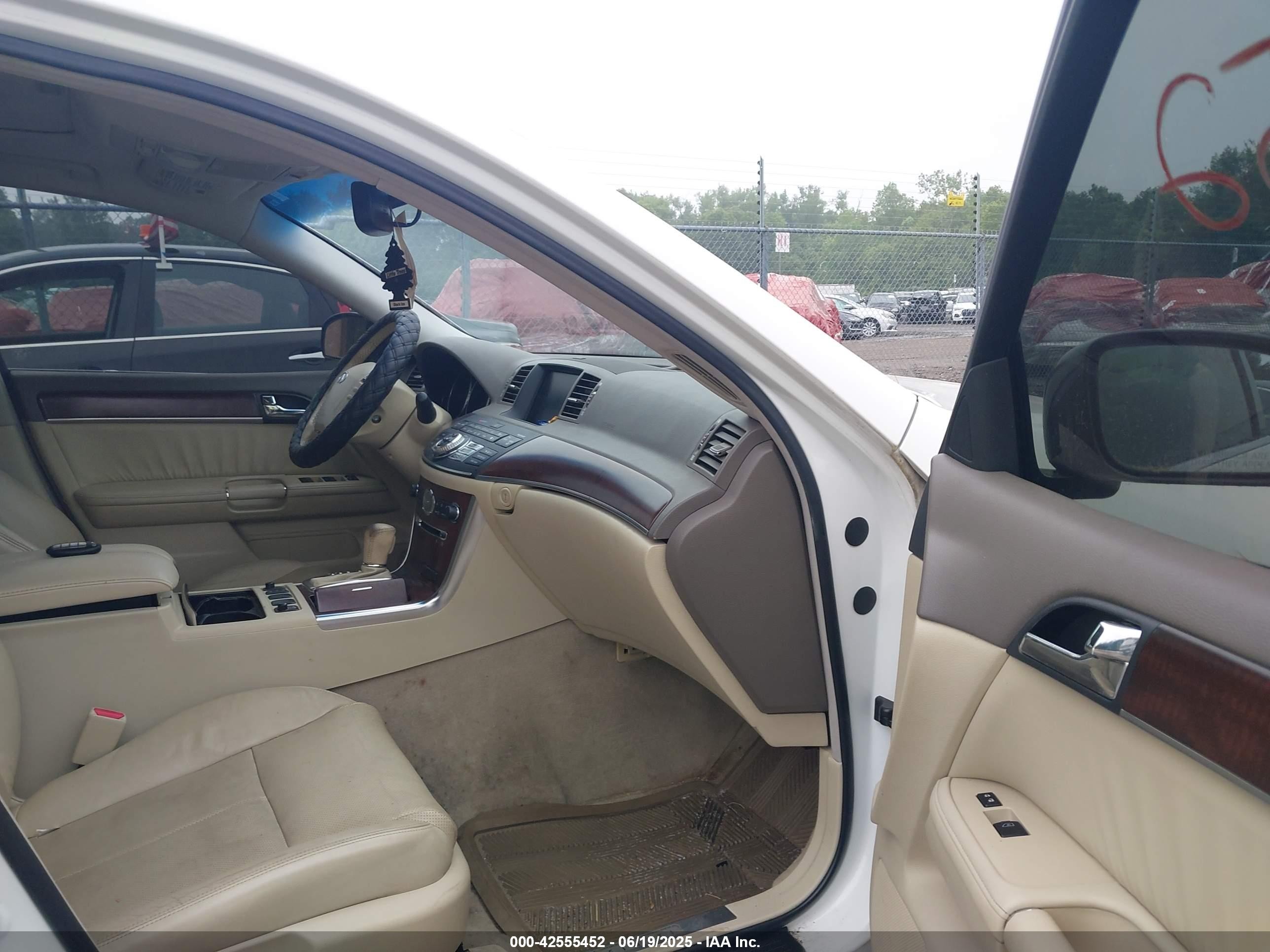2010 Infiniti M35x   White vin: JN1CY0AR9AM961289