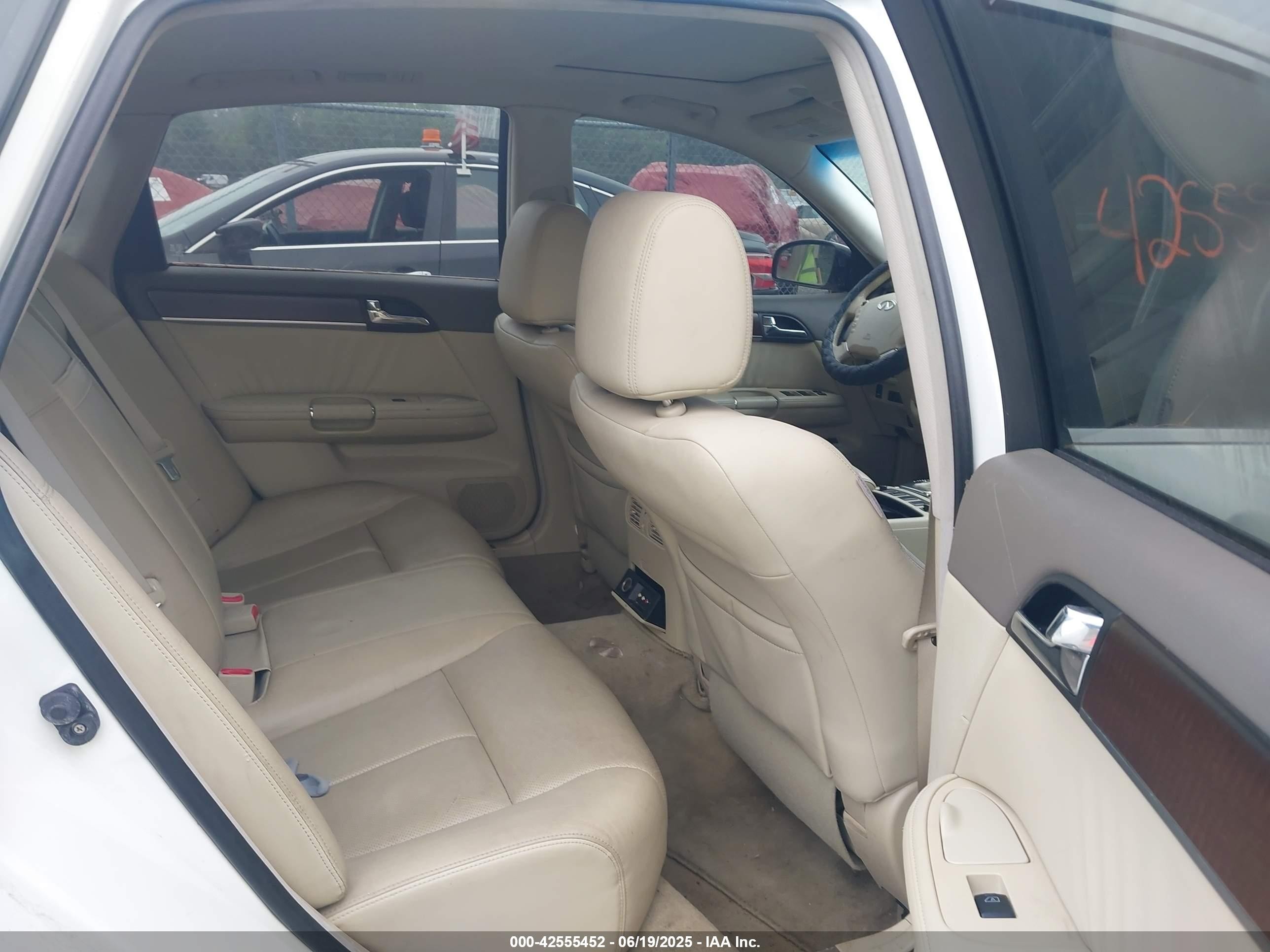 2010 Infiniti M35x   White vin: JN1CY0AR9AM961289