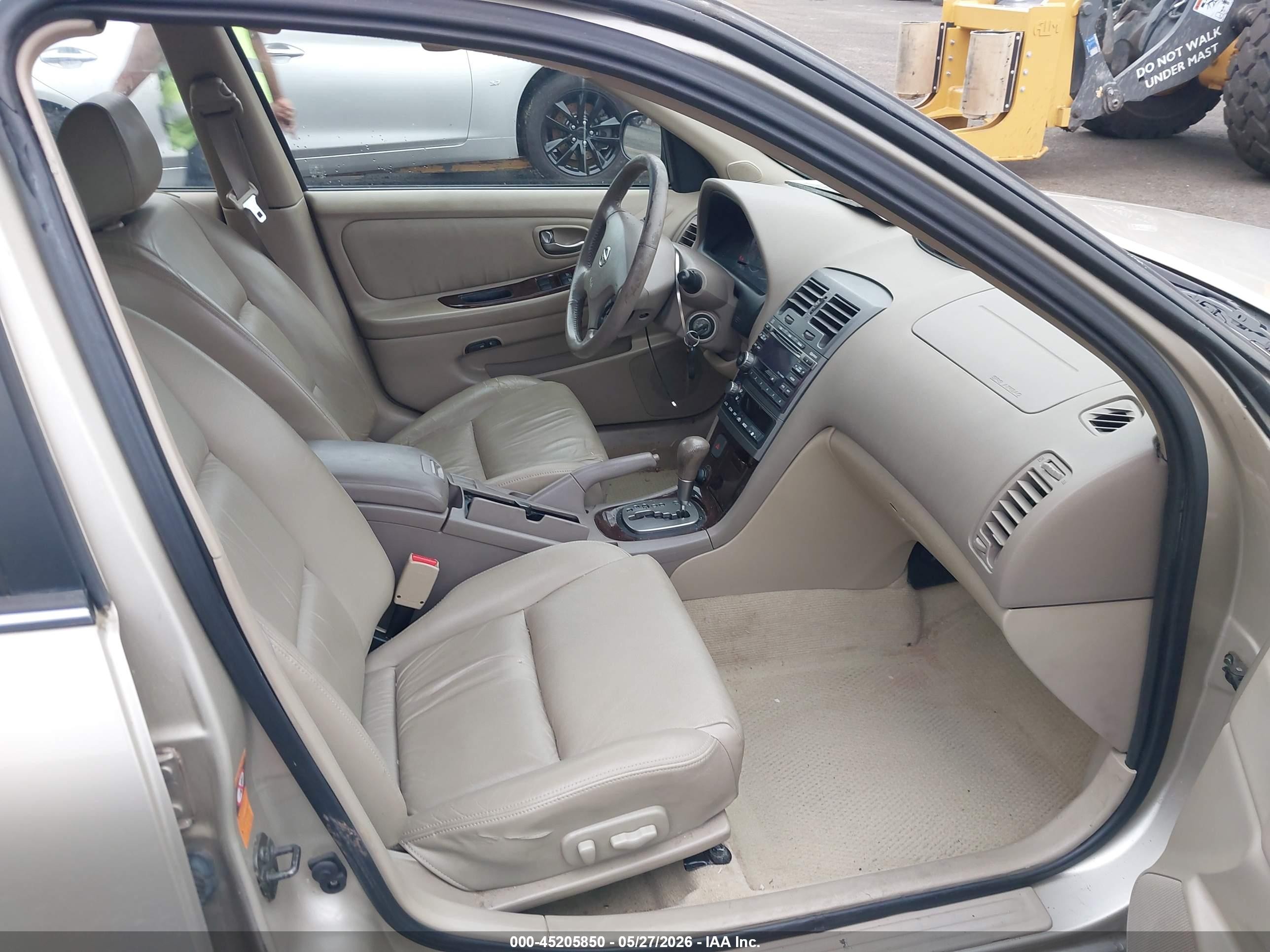 2003 Nissan Maxima Gle Gold vin: JN1DA31A13T436160