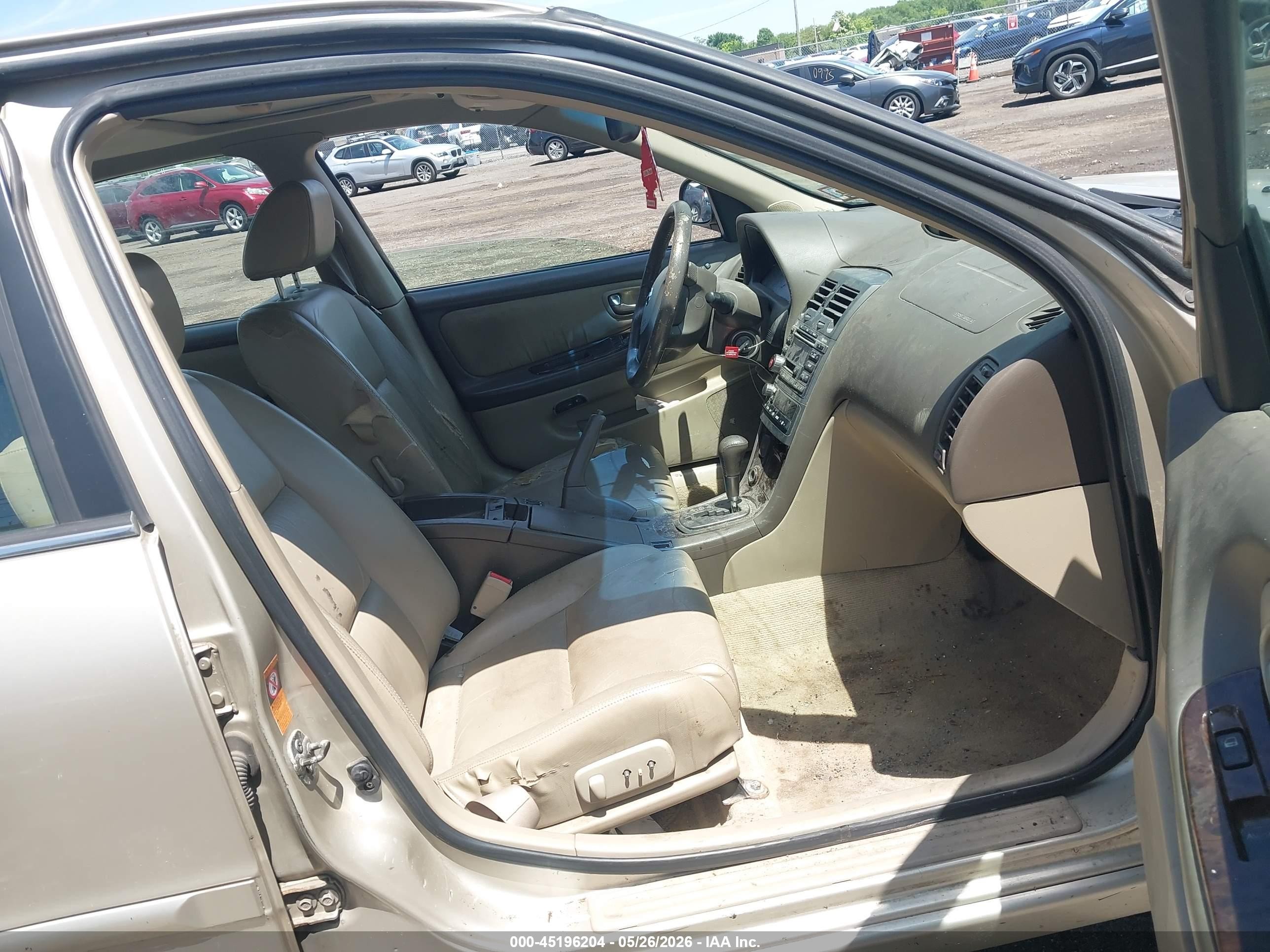 2002 Nissan Maxima Gle Gold vin: JN1DA31A22T318102