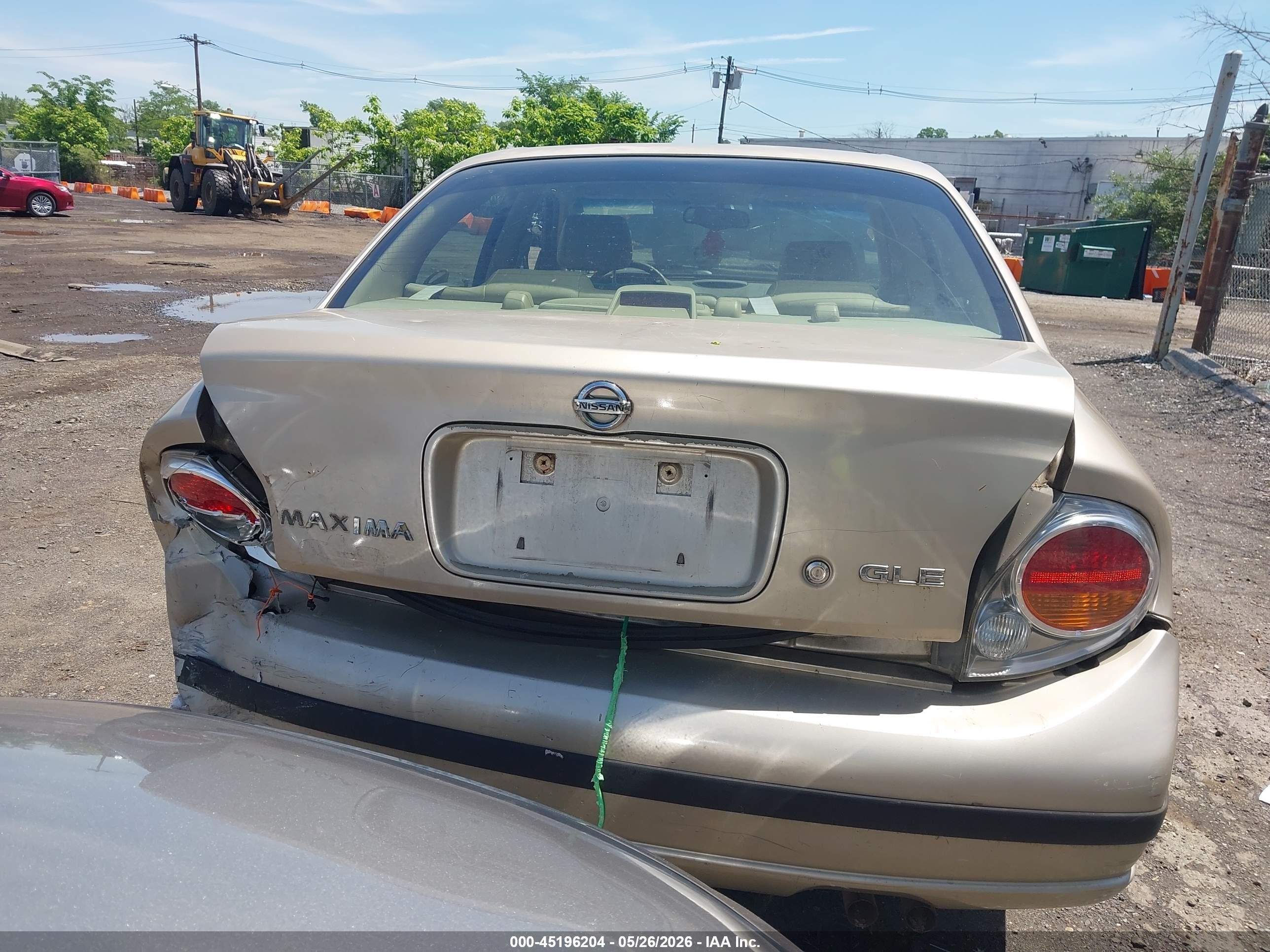 2002 Nissan Maxima Gle Gold vin: JN1DA31A22T318102