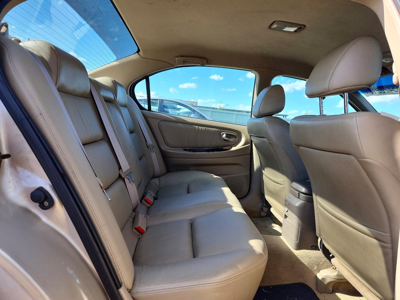 2003 Nissan Maxima Gxe Tan vin: JN1DA31A63T431813