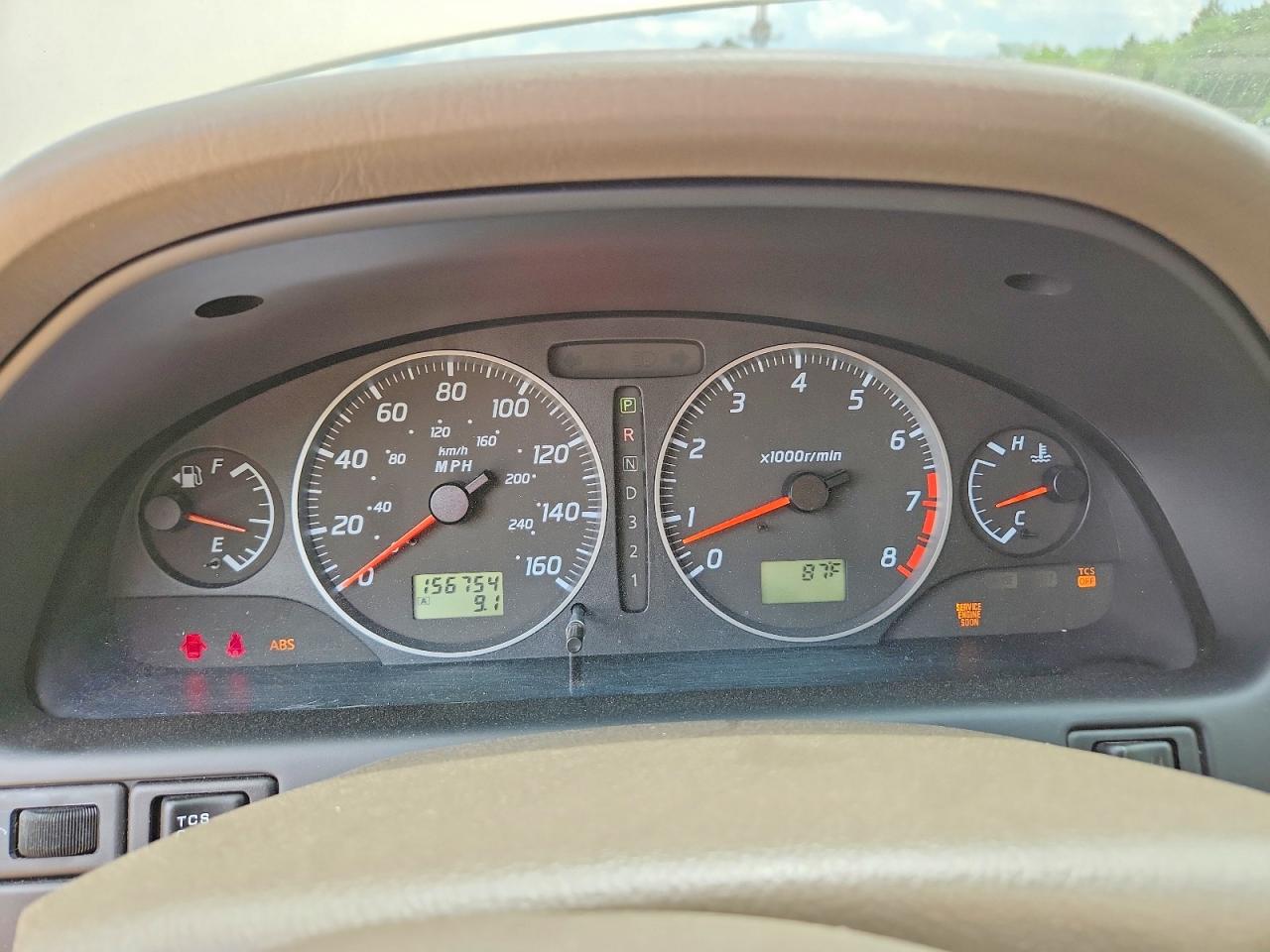 2002 Nissan Maxima Gxe Gold vin: JN1DA31AX2T323290