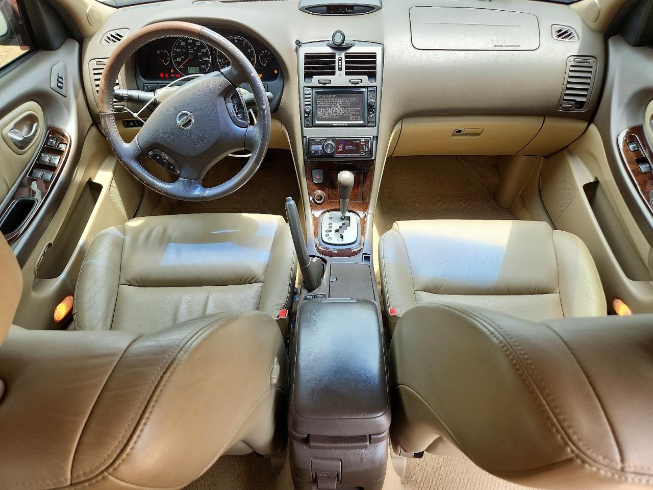 2002 Nissan Maxima Gxe Gold vin: JN1DA31AX2T323290
