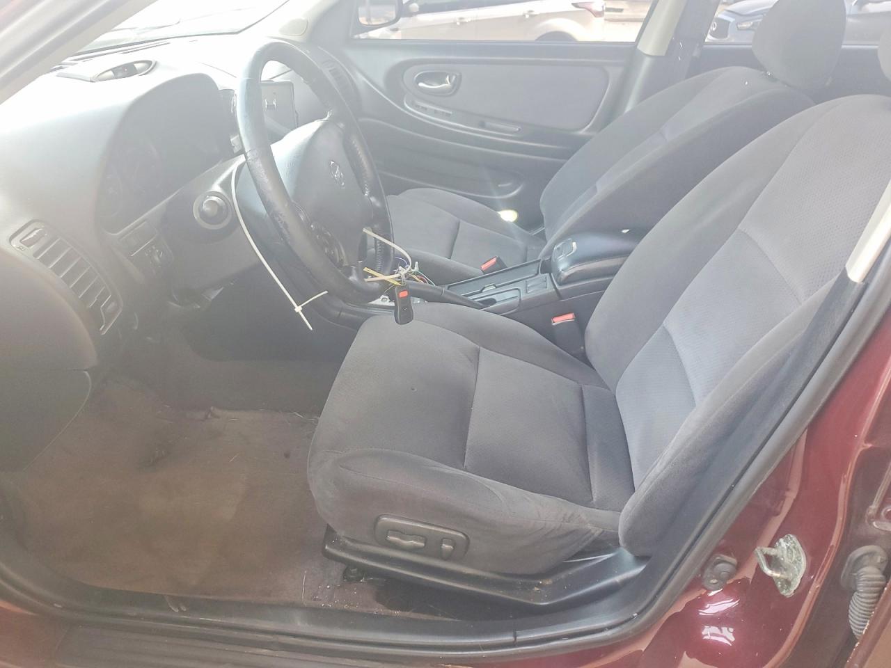 2002 Nissan Maxima Burgundy vin: JN1DA31D52T410105