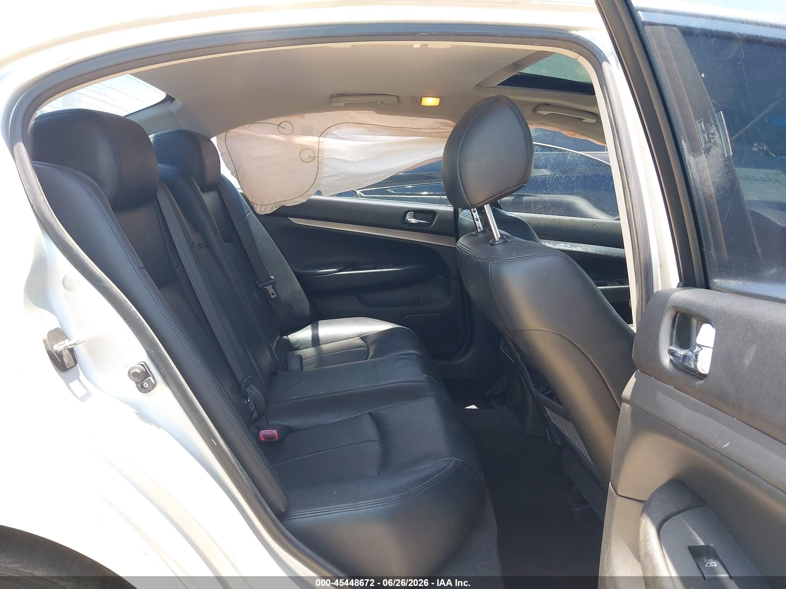 2012 Infiniti G25 Journey Silver vin: JN1DV6AP0CM811797
