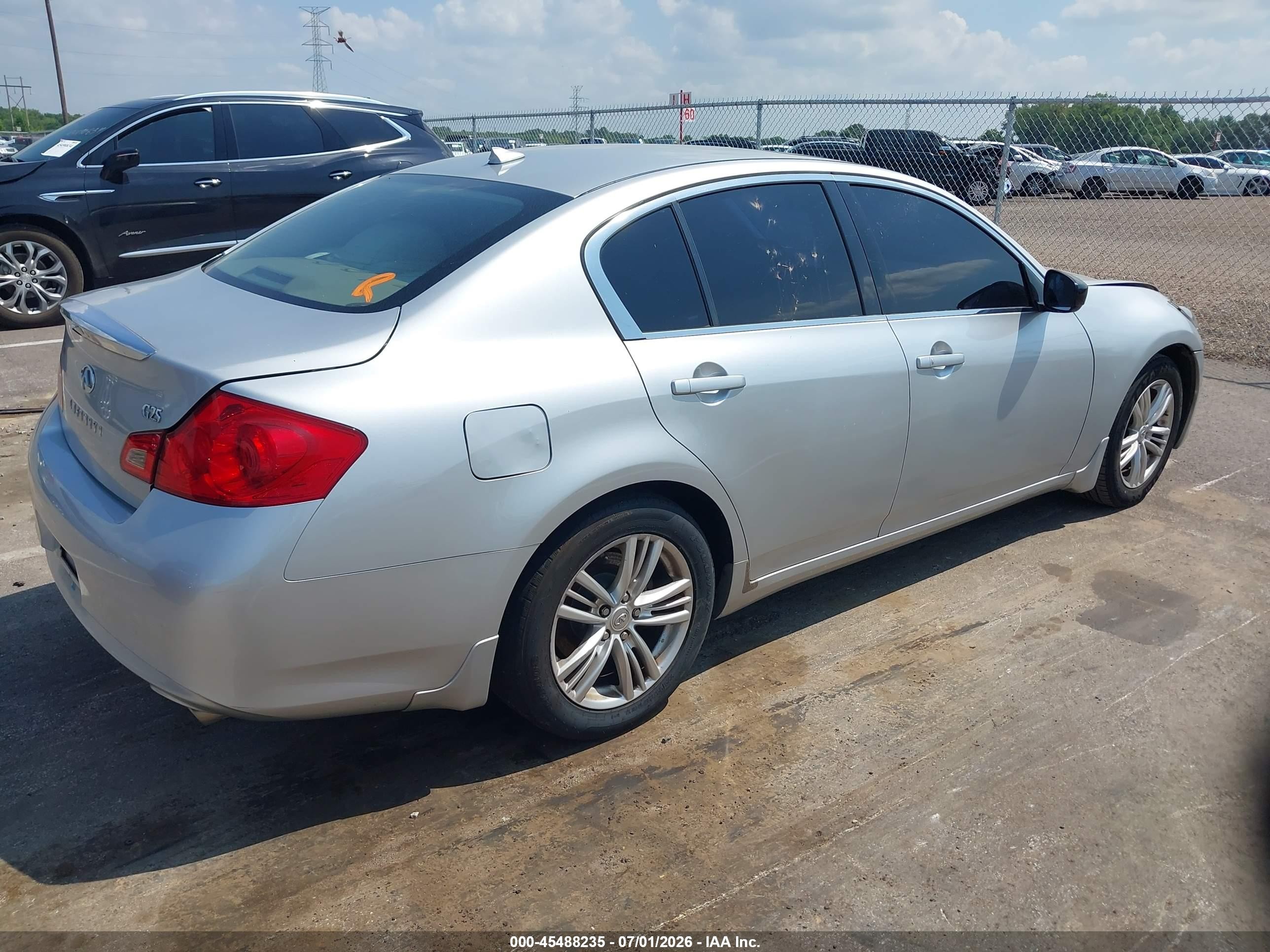 2011 Infiniti G25 Journey Silver vin: JN1DV6AP1BM603314