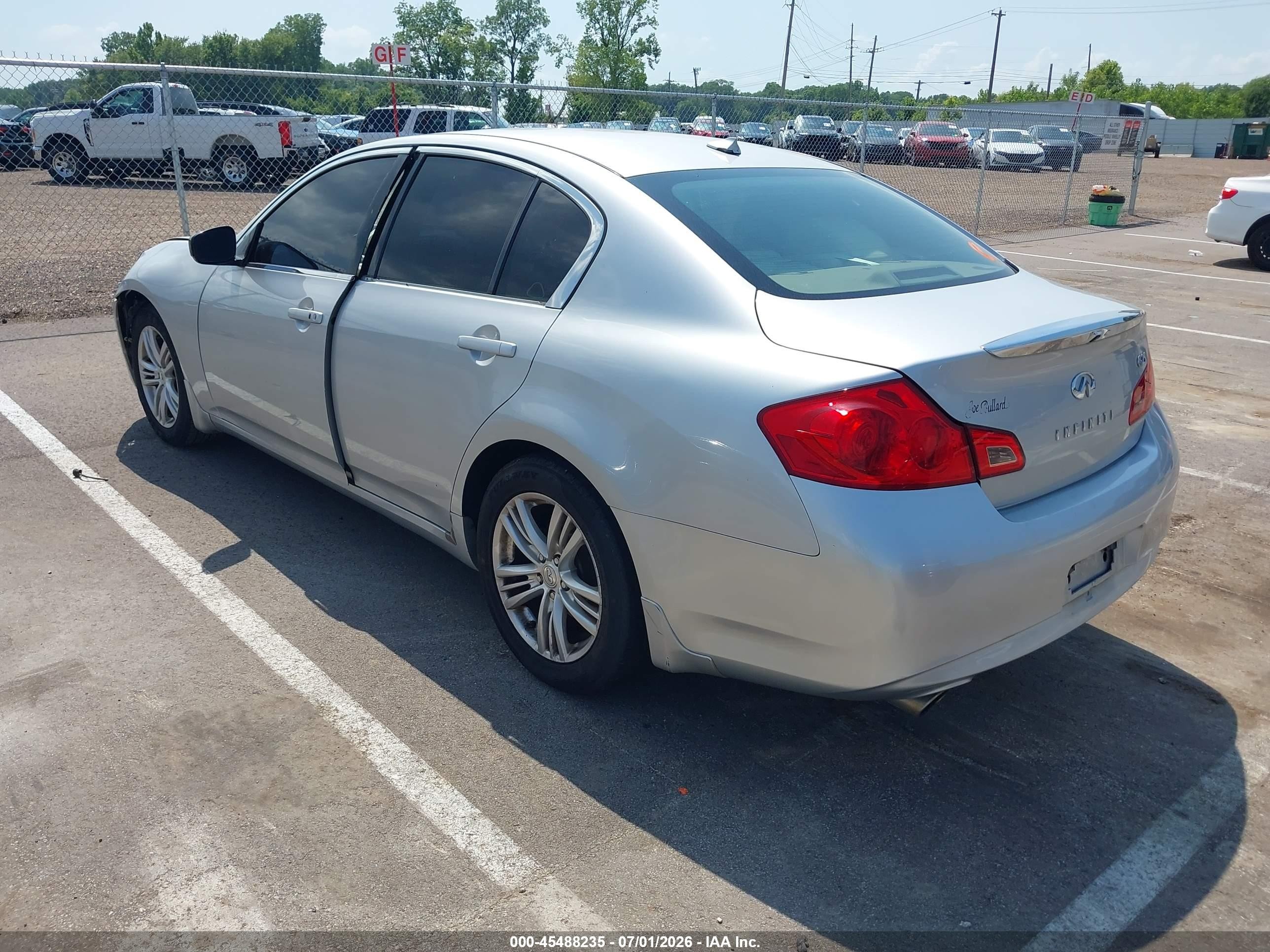 2011 Infiniti G25 Journey Silver vin: JN1DV6AP1BM603314