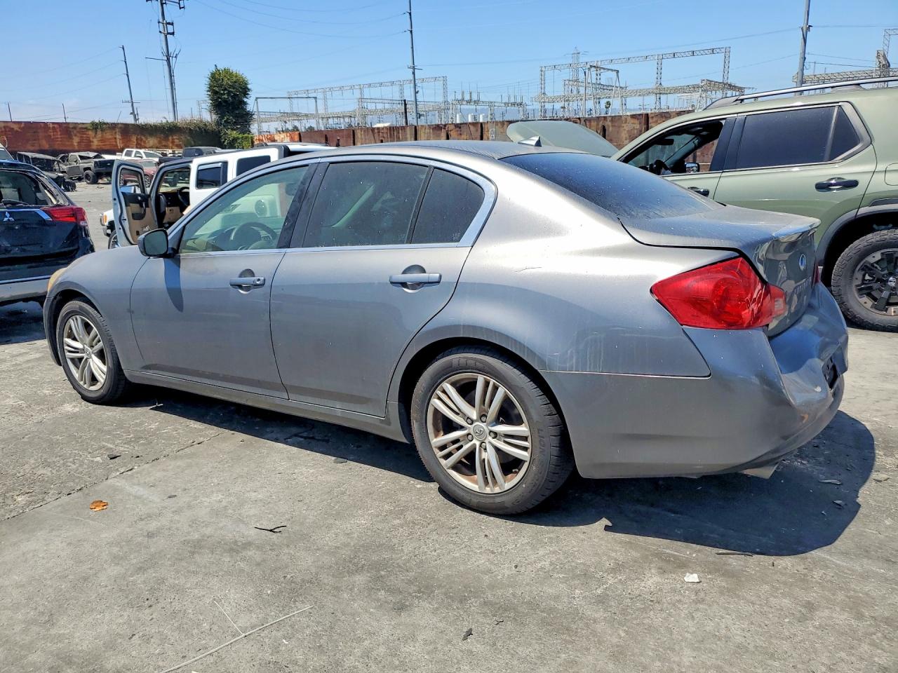 2012 Infiniti G25 Sedan Base Серый vin: JN1DV6AP1CM811484