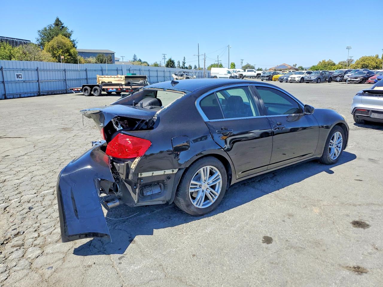 2011 Infiniti G25 Sedan Base Черный vin: JN1DV6AP2BM600695
