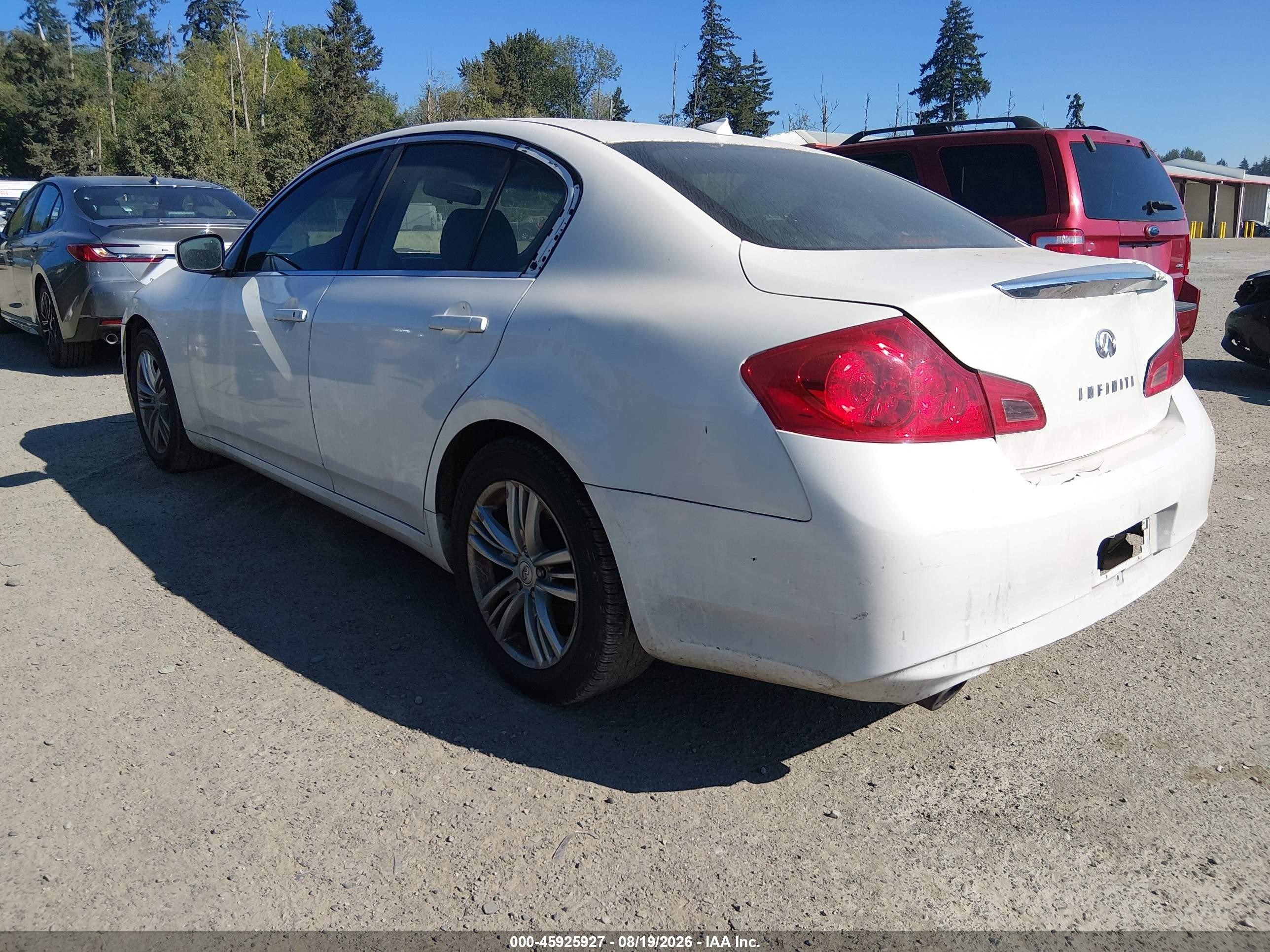 2011 Infiniti G25   White vin: JN1DV6AP4BM604134