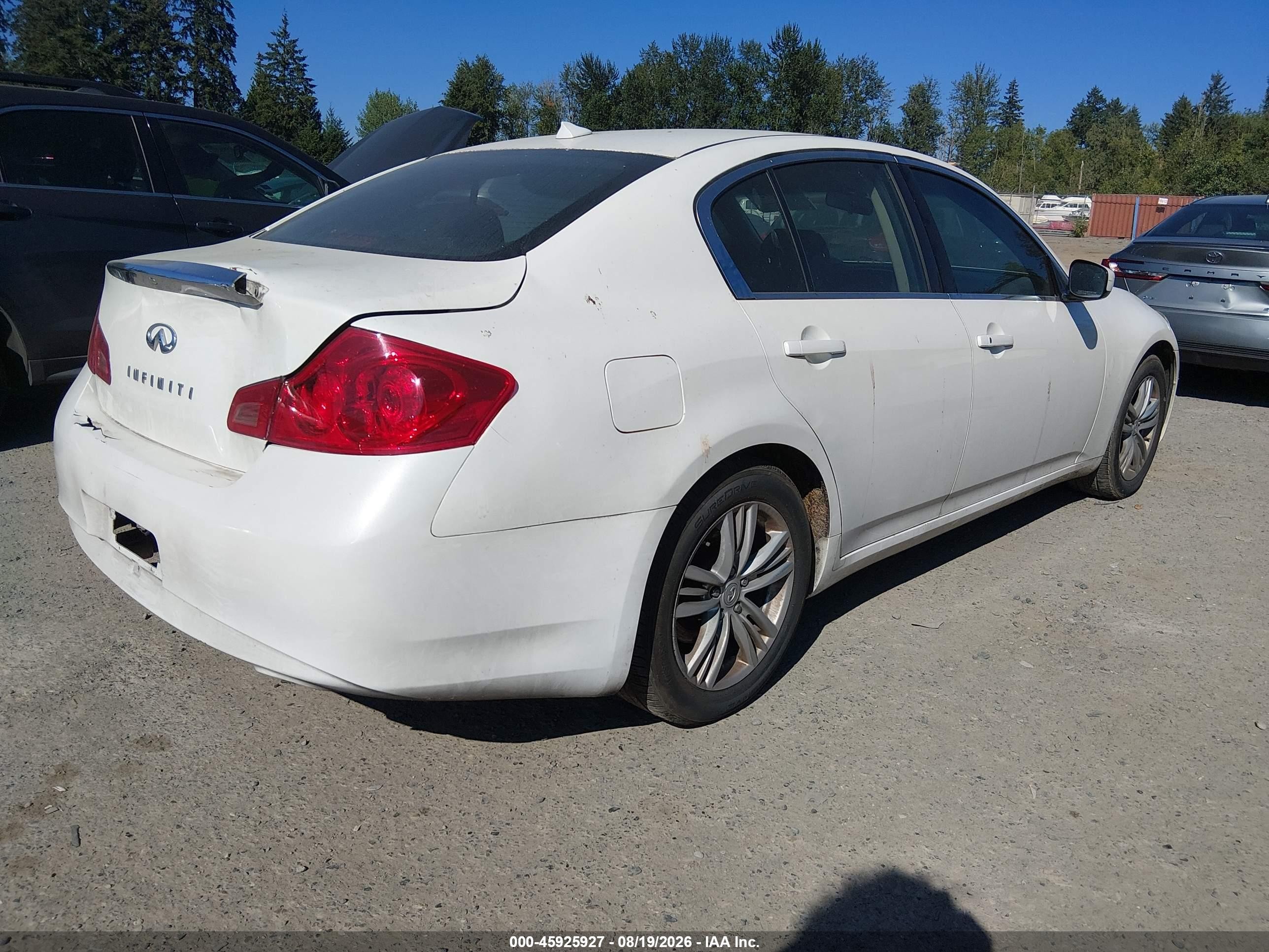 2011 Infiniti G25   White vin: JN1DV6AP4BM604134