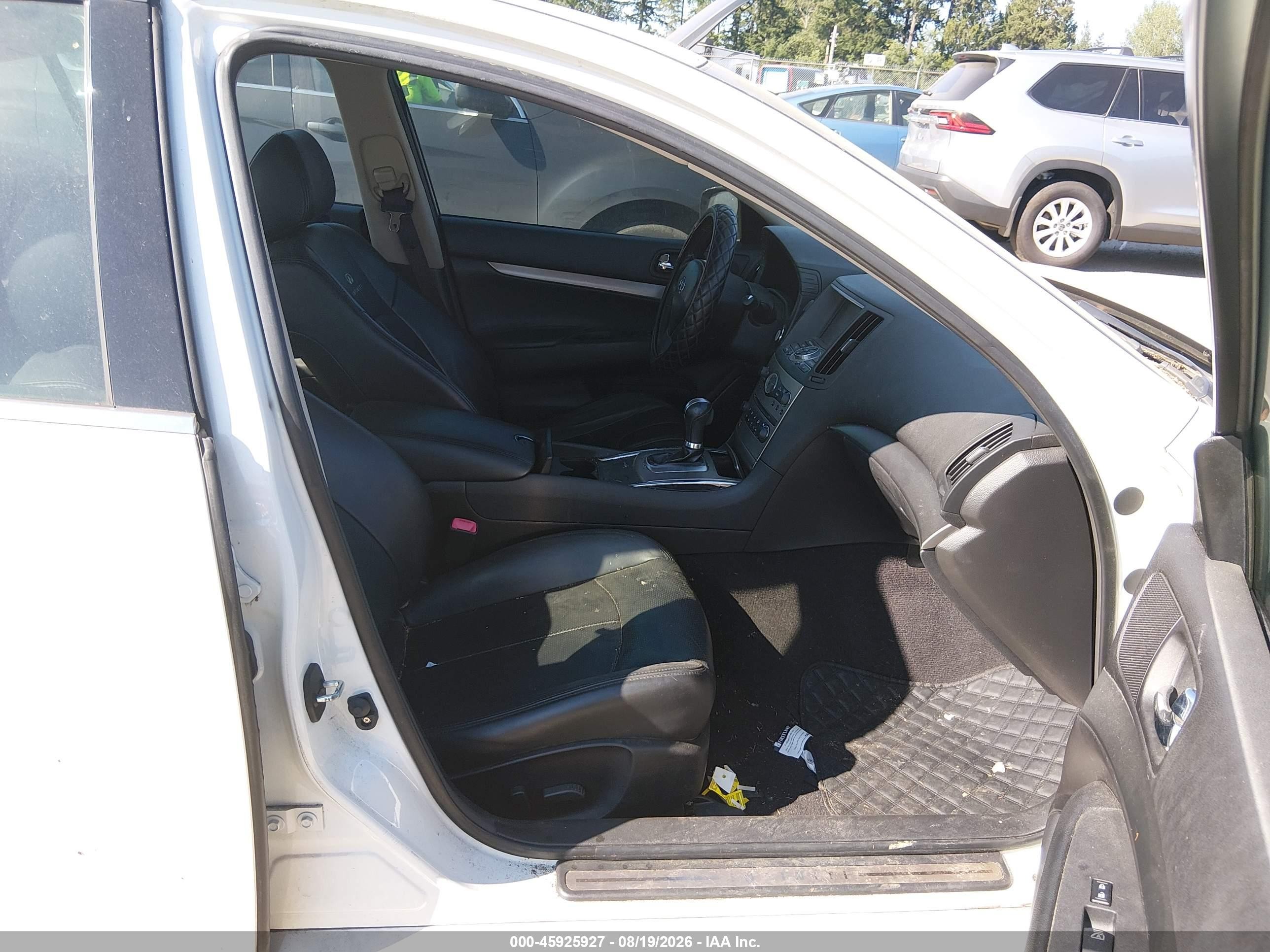 2011 Infiniti G25   White vin: JN1DV6AP4BM604134