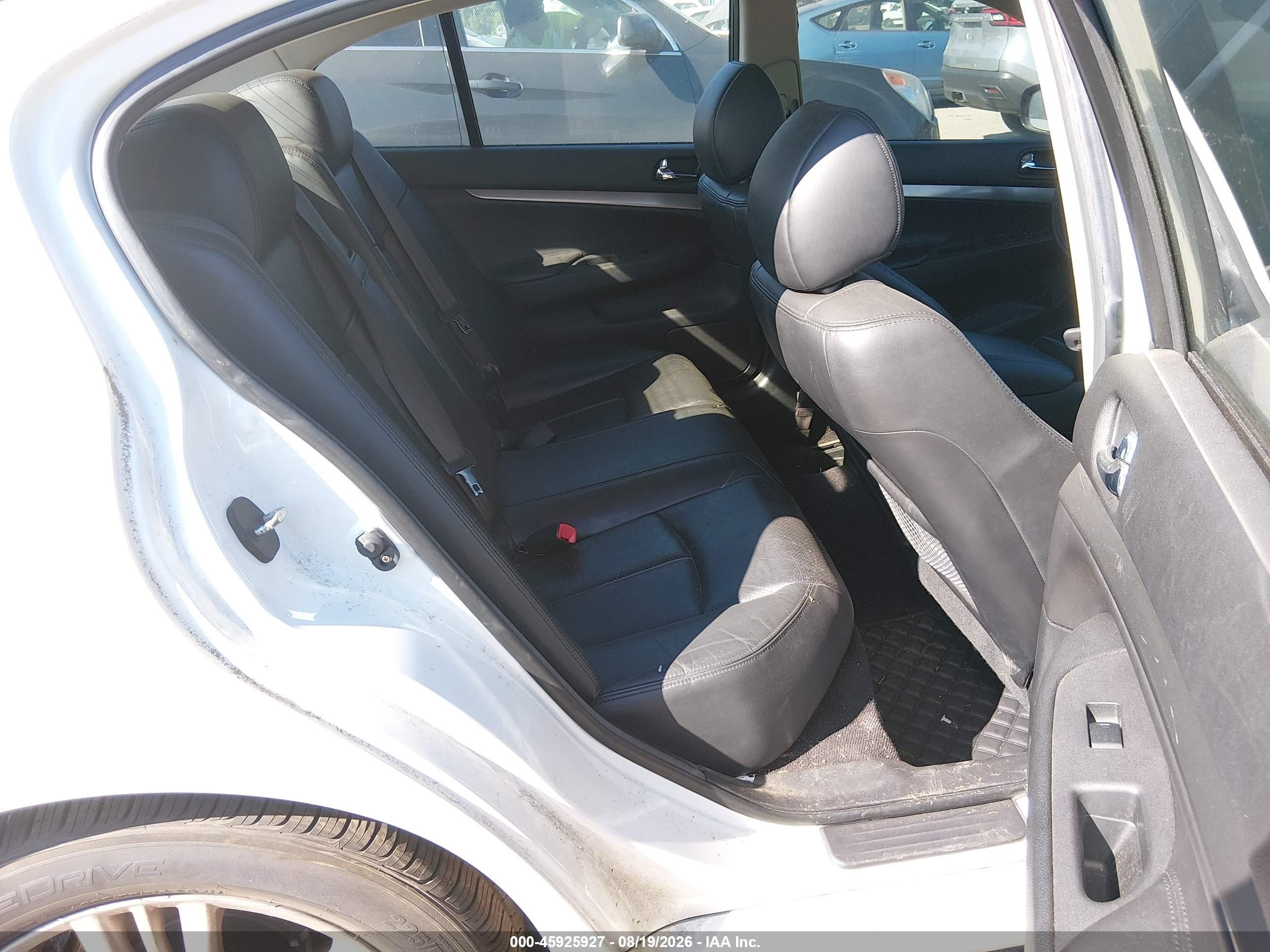 2011 Infiniti G25   White vin: JN1DV6AP4BM604134