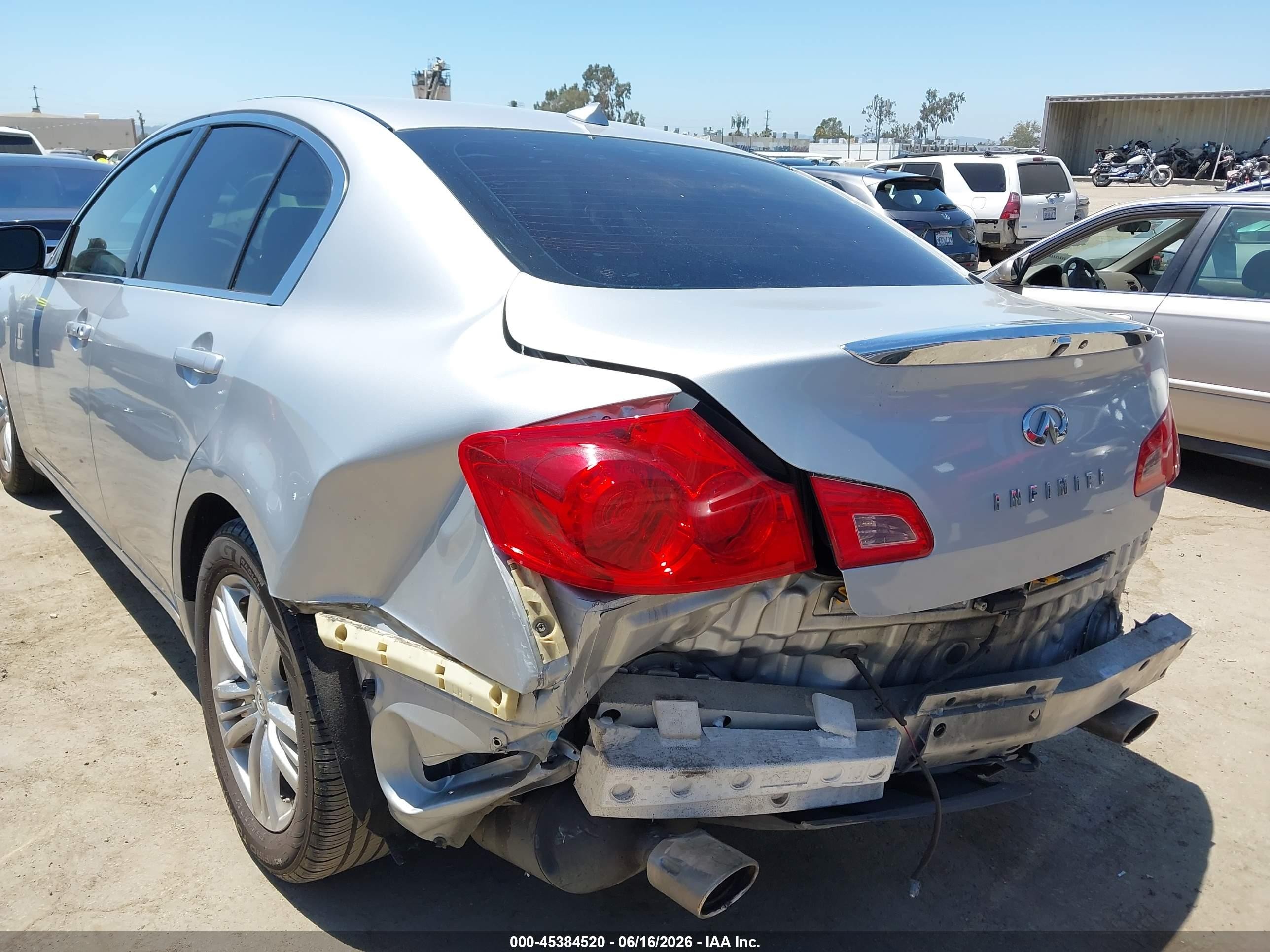 2011 Infiniti G25 Journey Silver vin: JN1DV6AP5BM830375