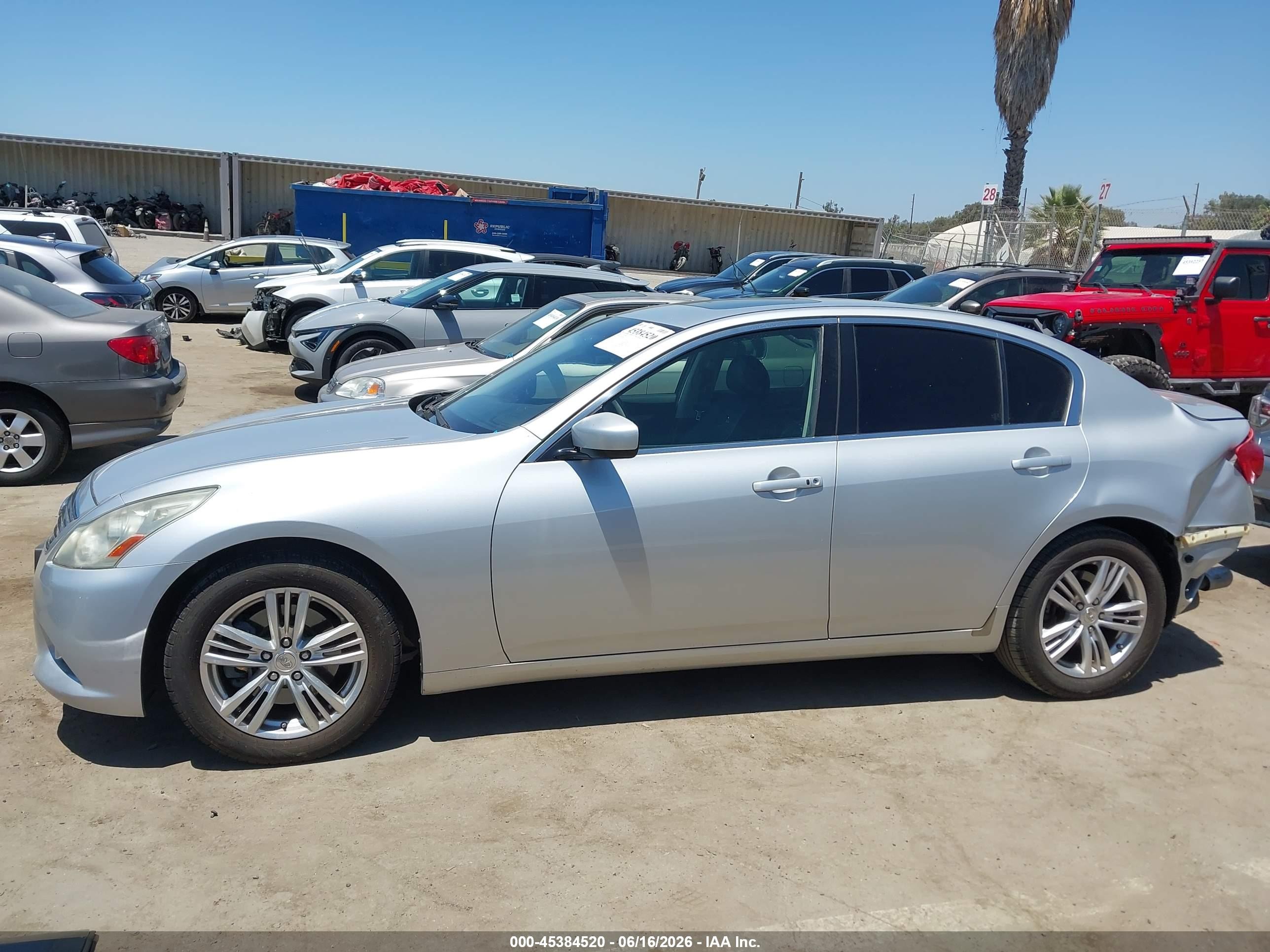 2011 Infiniti G25 Journey Silver vin: JN1DV6AP5BM830375