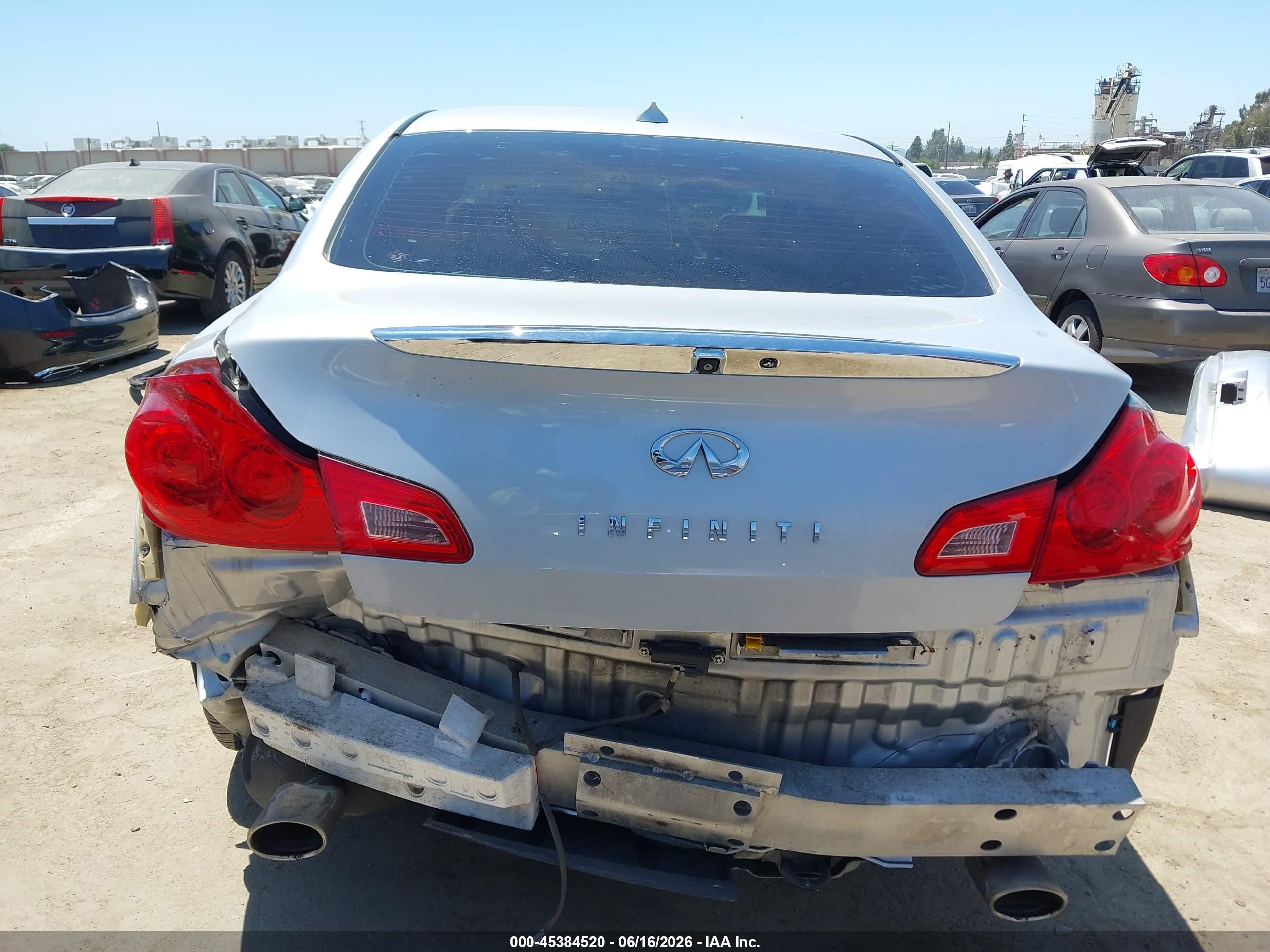 2011 Infiniti G25 Journey Silver vin: JN1DV6AP5BM830375