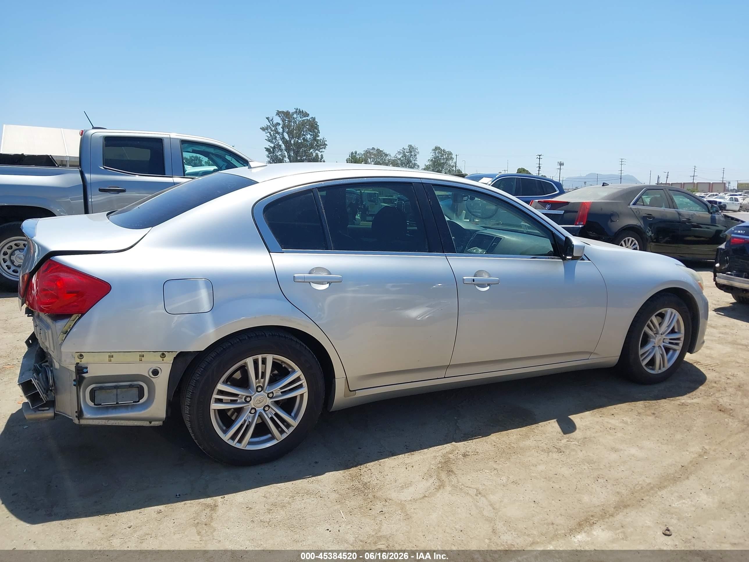 2011 Infiniti G25 Journey Silver vin: JN1DV6AP5BM830375
