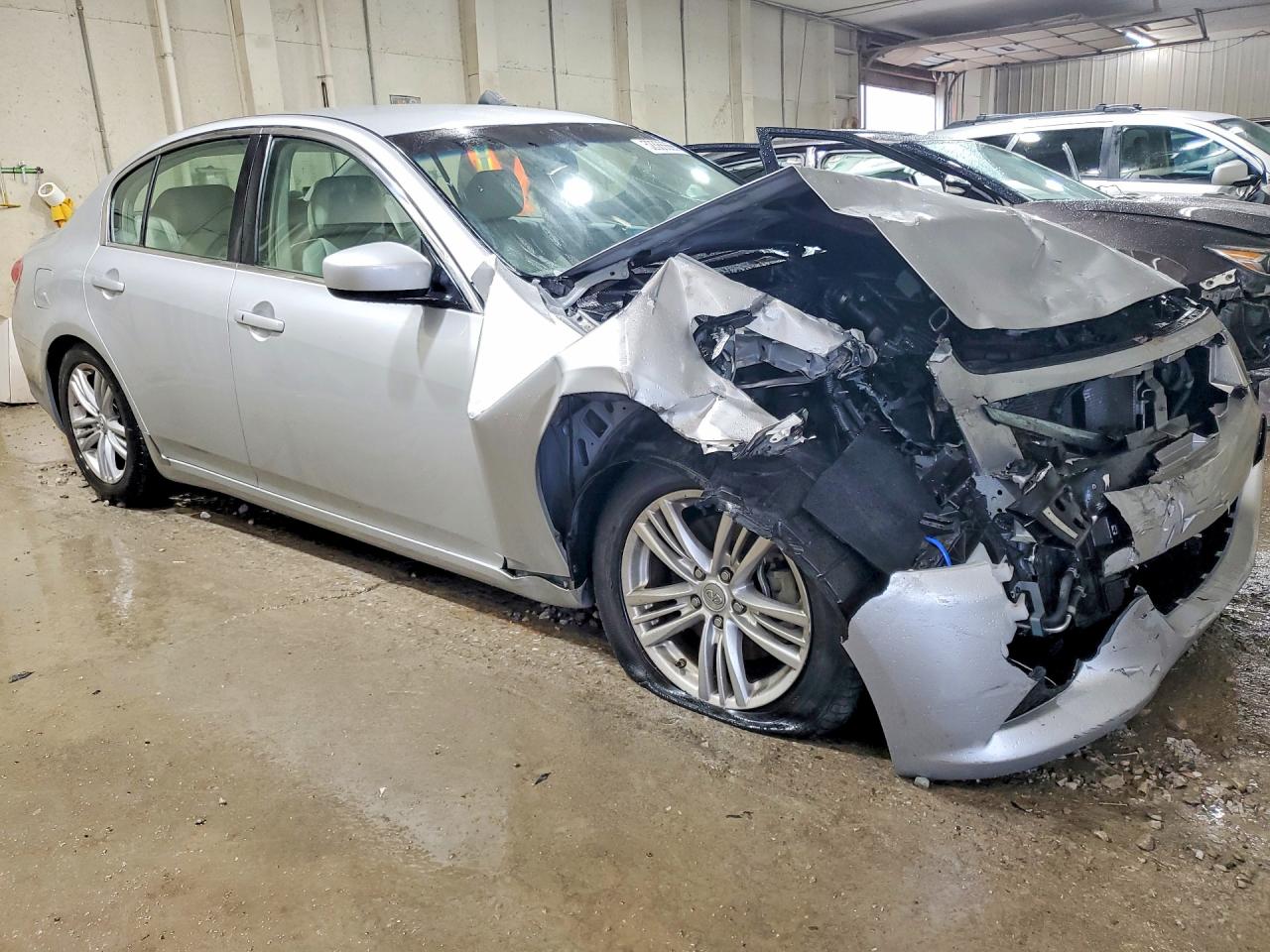 2011 Infiniti G25 Sedan Base Silver vin: JN1DV6AP6BM603910