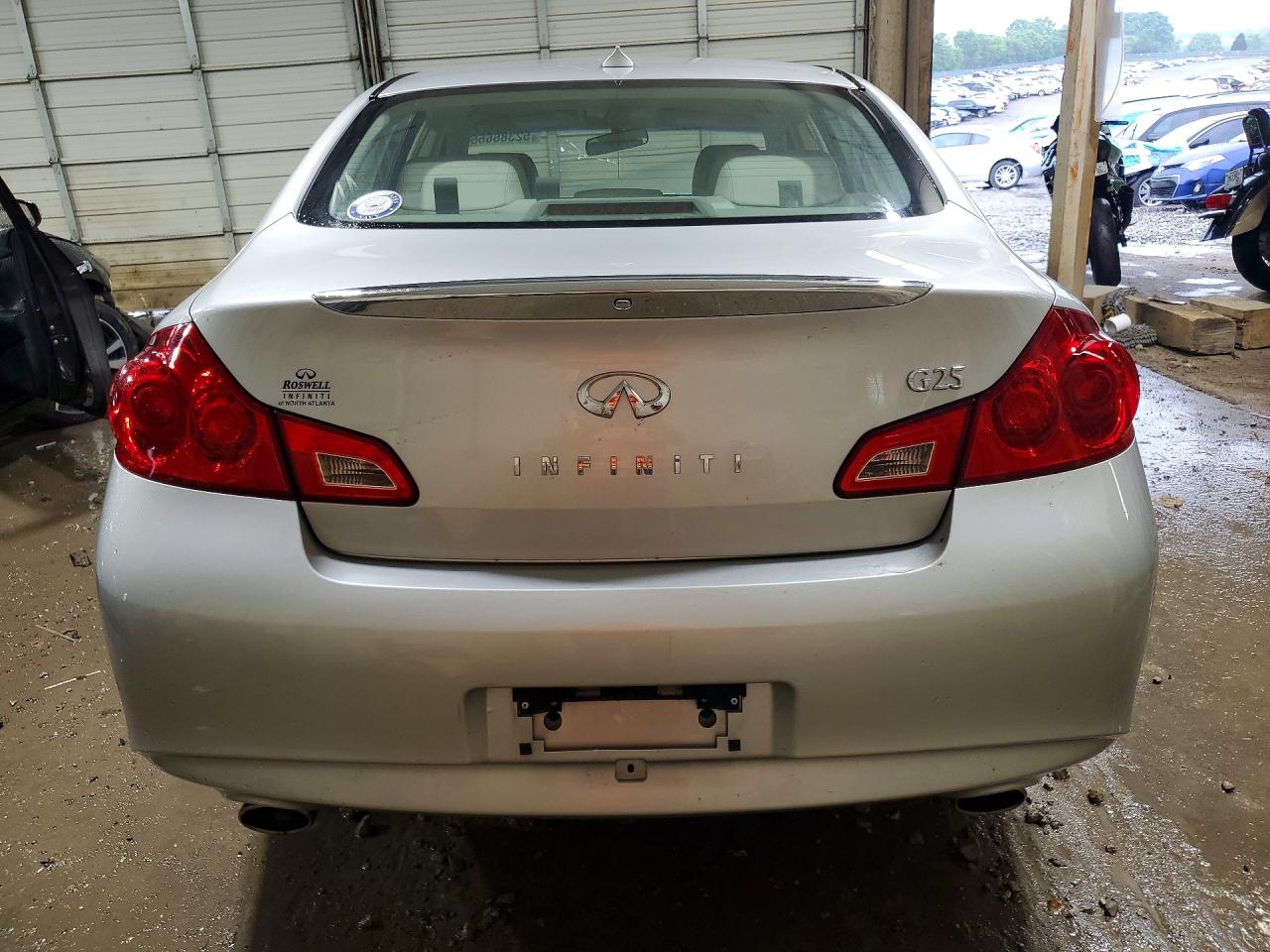 2011 Infiniti G25 Sedan Base Silver vin: JN1DV6AP6BM603910
