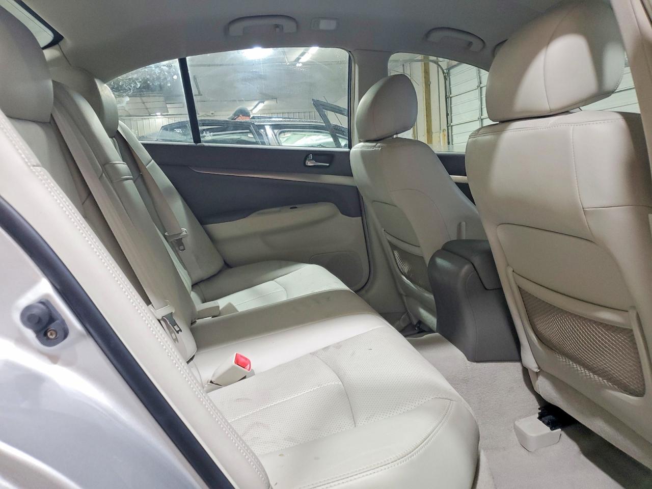 2011 Infiniti G25 Sedan Base Silver vin: JN1DV6AP6BM603910