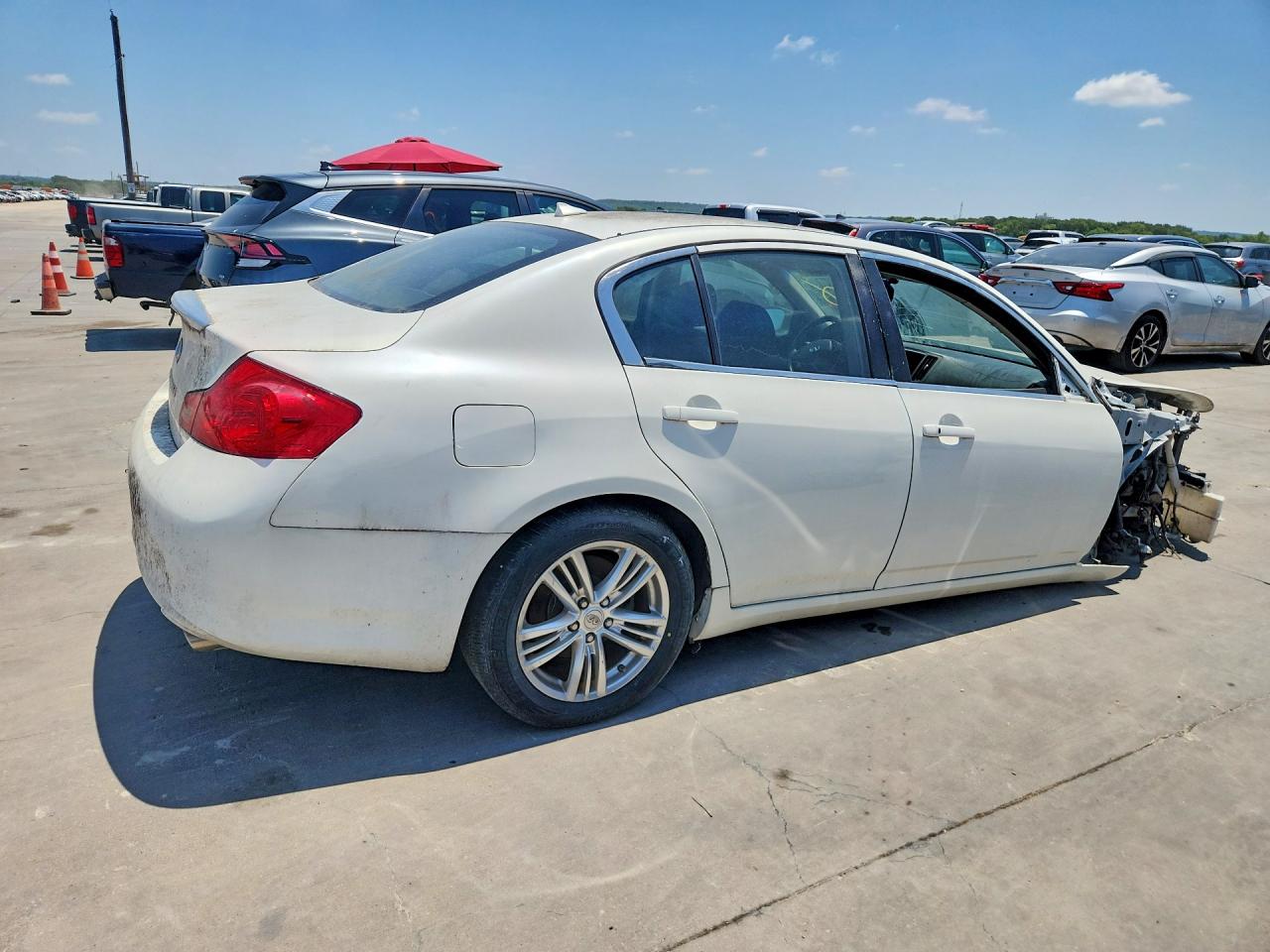 2012 Infiniti G25 Sedan Base White vin: JN1DV6AP7CM700843