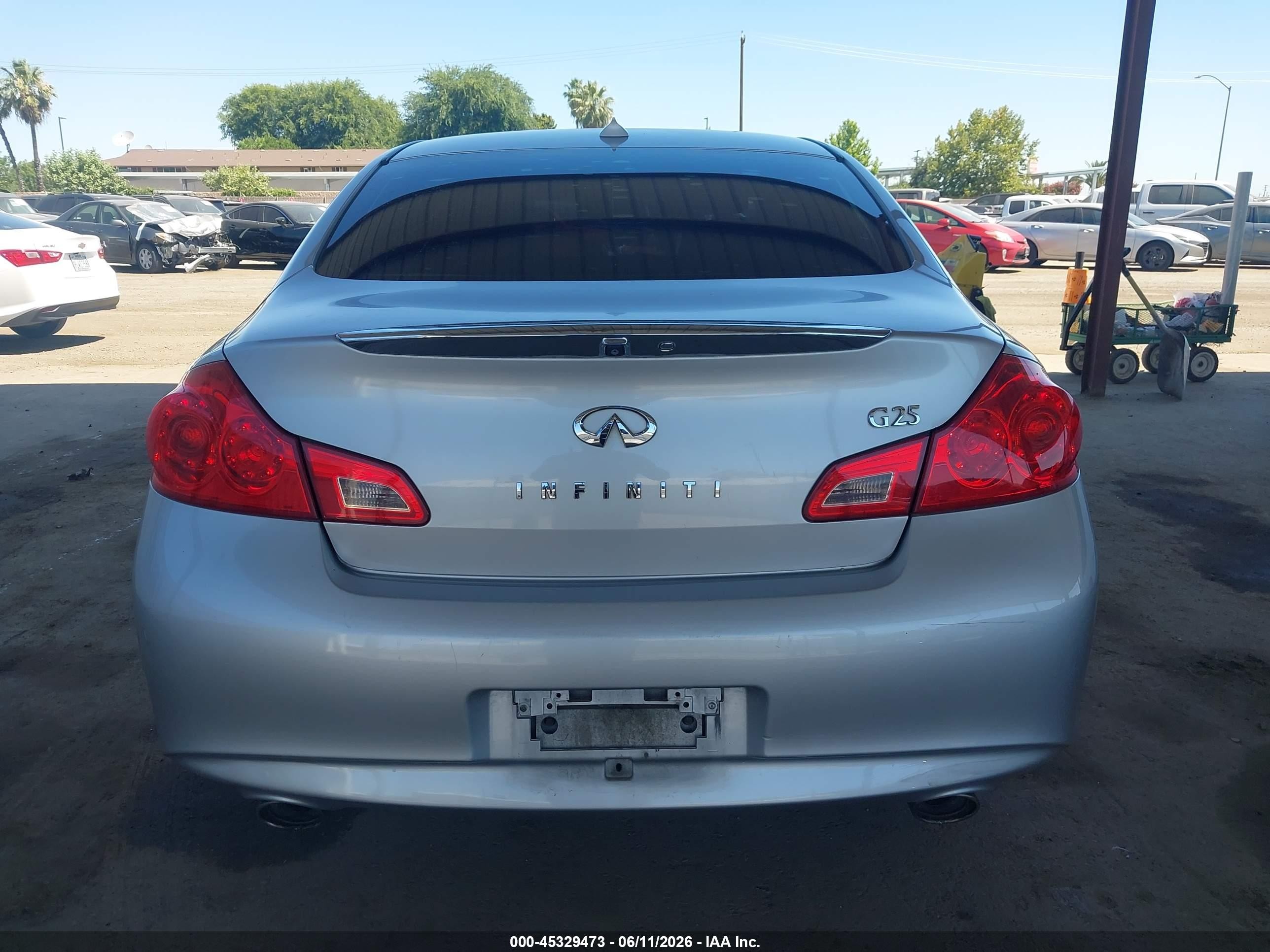 2011 Infiniti G25 Journey Silver vin: JN1DV6AP9BM600094