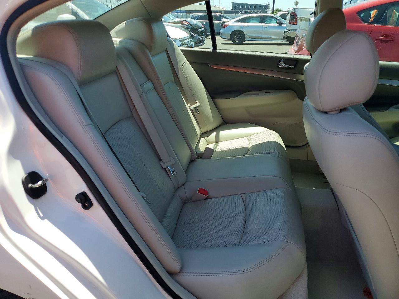 2011 Infiniti G25 Sedan Base White vin: JN1DV6AP9BM601908