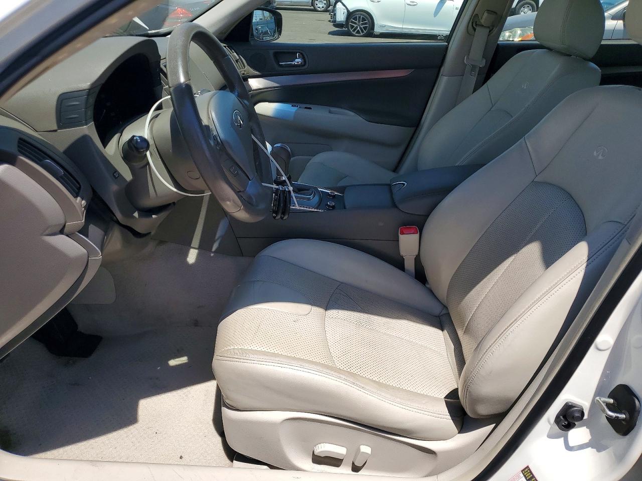 2011 Infiniti G25 Sedan Base White vin: JN1DV6AP9BM601908