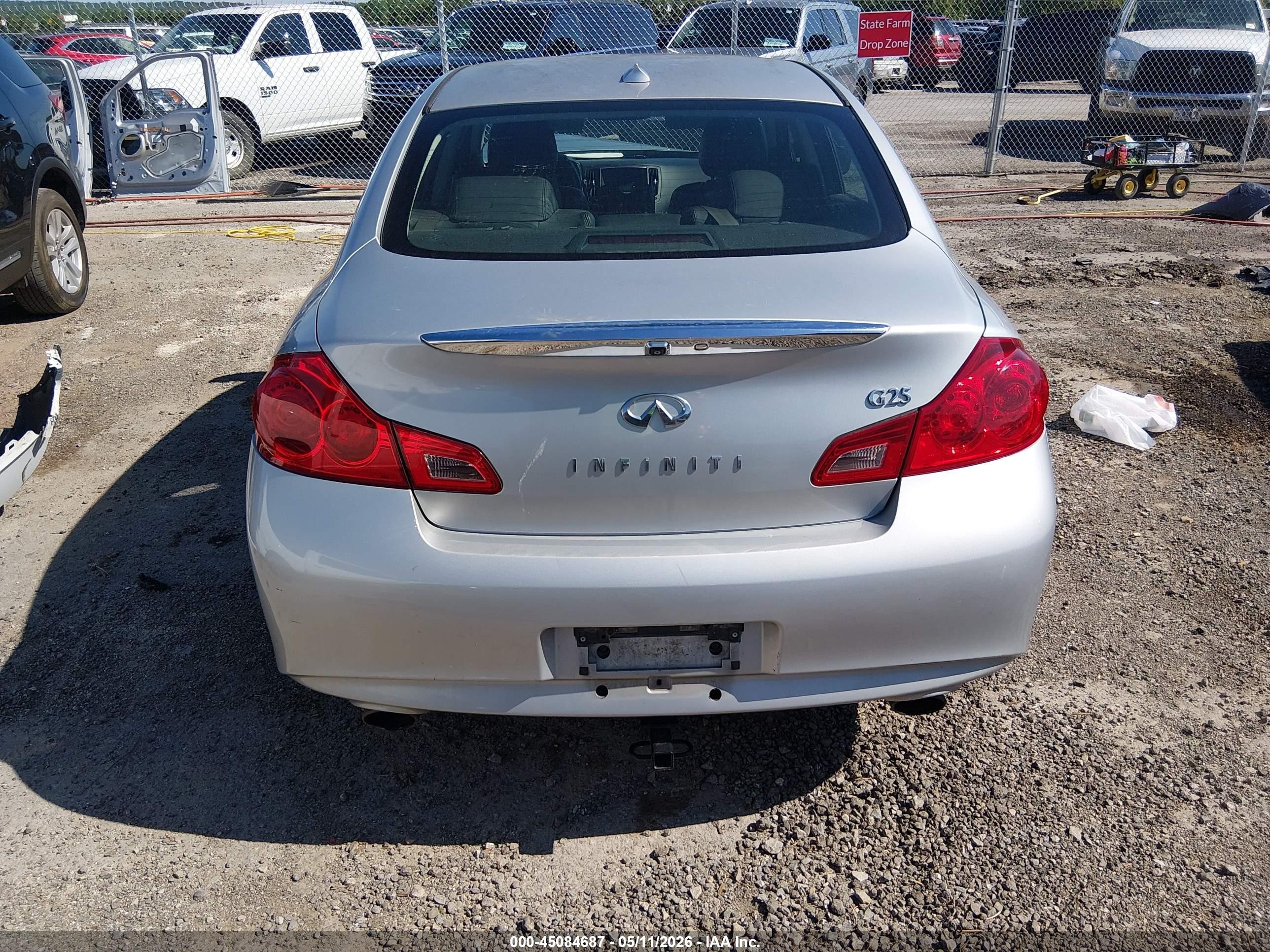 2011 Infiniti G25 Journey Silver vin: JN1DV6AP9BM831271