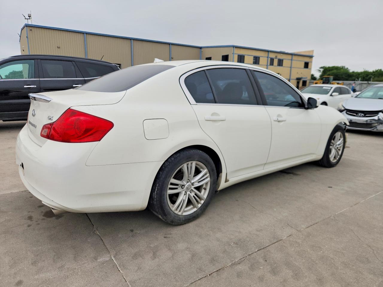 2012 Infiniti G25 Sedan Base White vin: JN1DV6APXCM810284
