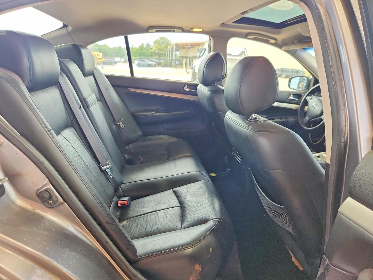 2012 Infiniti G25 Sedan Base Silver vin: JN1DV6APXCM810351